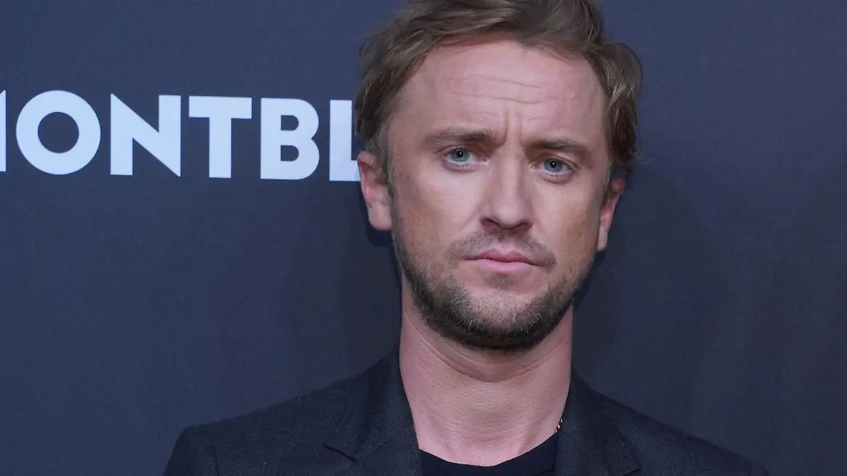 ARCHIV - 15.09.2021, Berlin: Der Schauspieler Tom Felton kommt zum Montblanc UltraBlack Collection Launch. (zu dpa "«Harry Potter»-Star Tom Felton berichtet von Beinahe-Umhang-Unfall") Foto: Jörg Carstensen/dpa +++ dpa-Bildfunk +++