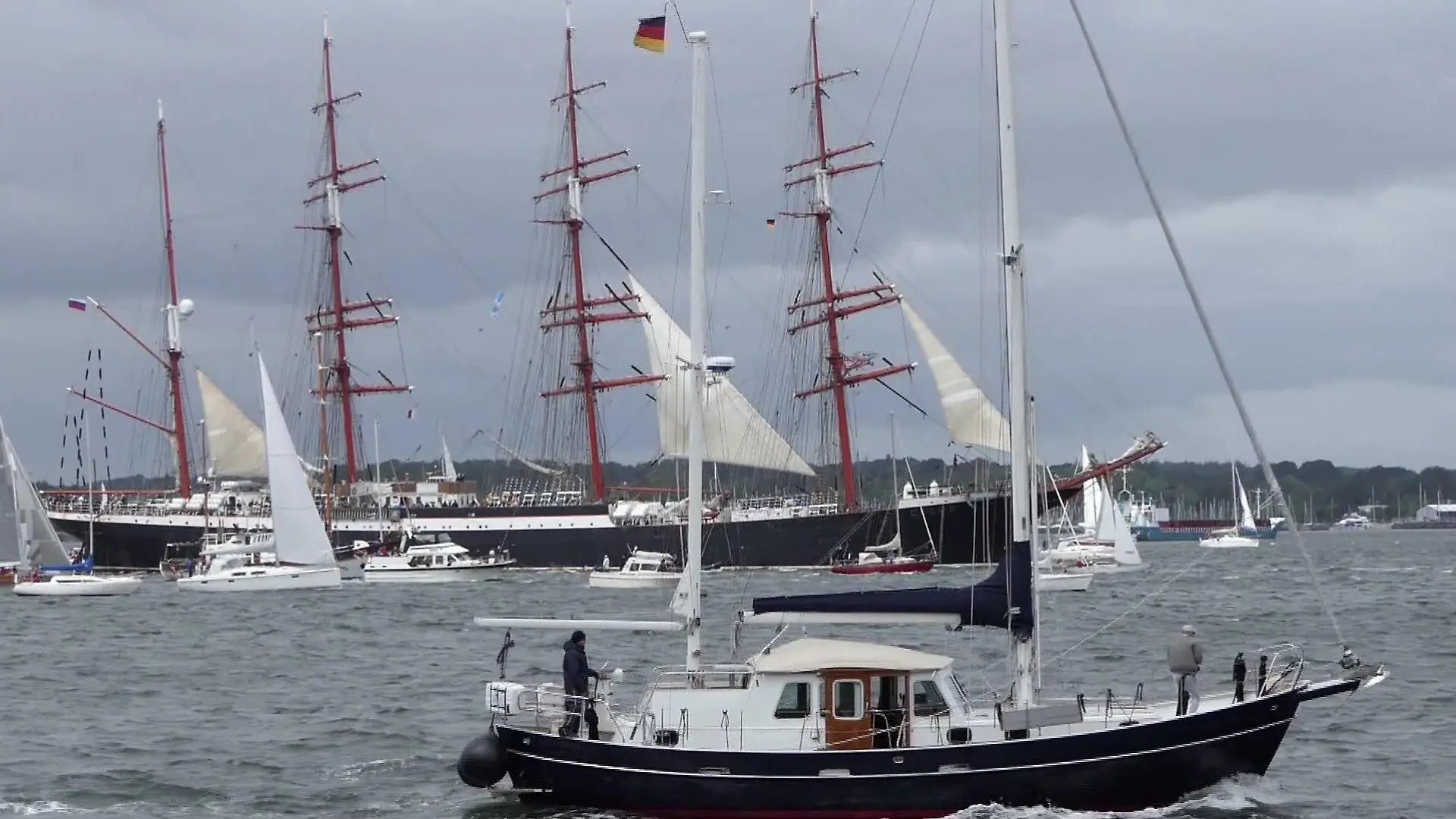 Das Besondere in diesem Jahr bei der Kieler Woche: Der internationale Markt, bei dem sich 33 Länder mit umfangreichen Programm präsentieren.