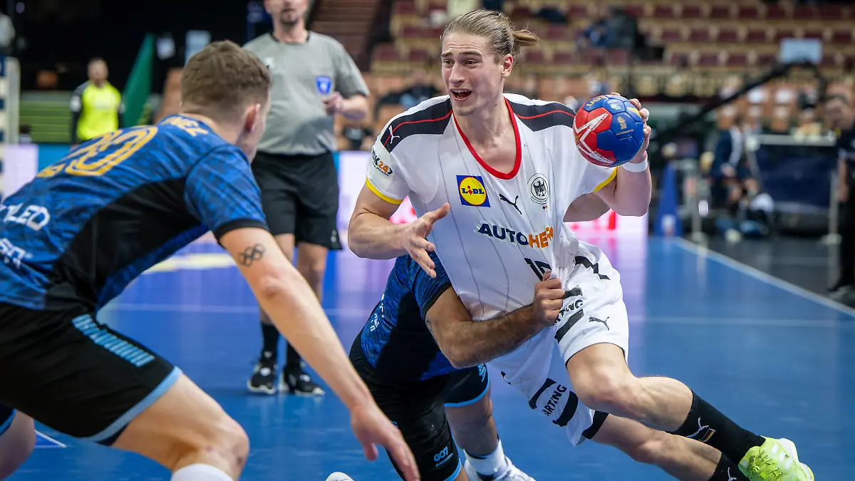Sport Bilder des Tages Handball Kattowitz 19.01.2023 Weltmeisterschaft Handball WM Männer Vorrunde Deutschland GER - Argentinien ARG Juri Knorr Deutschland, No.15 *** Handball Katowice 19 01 2023 World Cup Handball World Cup Men Preliminary Round Germany GER Argentina ARG Juri Knorr Germany, No 15