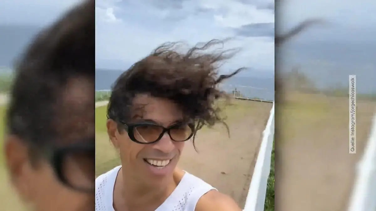 Jorge González gibt den sexy Badeboy