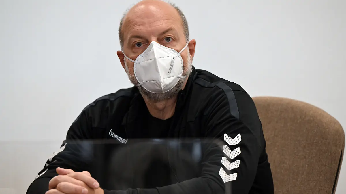 ARCHIV - 27.06.2022, Nordrhein-Westfalen, Köln: Thomas Drach, Angeklagter, sitzt im Gerichtssaal. Im Prozess gegen den früheren Reemtsma-Entführer in Köln hat die Staatsanwaltschaft in ihrem Plädoyer 15 Jahre Haft sowie Sicherungsverwahrung für den Angeklagten gefordert. (zu dpa: «Drach-Prozess: Anklage fordert lange Haft und Sicherungsverwahrung») Foto: Federico Gambarini/dpa +++ dpa-Bildfunk +++