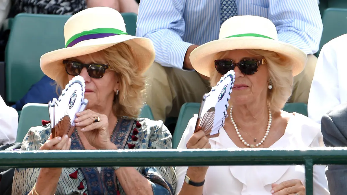 LONDON, ENGLAND - JULY 02:  Amanda Macmanus, Annabel Elliot and Camilla, Duchess of Cornwall attend the Robin Hasse v Andy Murray match on day four of the Wimbledon Tennis Championships at Wimbledon on July 2, 2015 in London, England.  (Photo by Karwai Tang/WireImage)