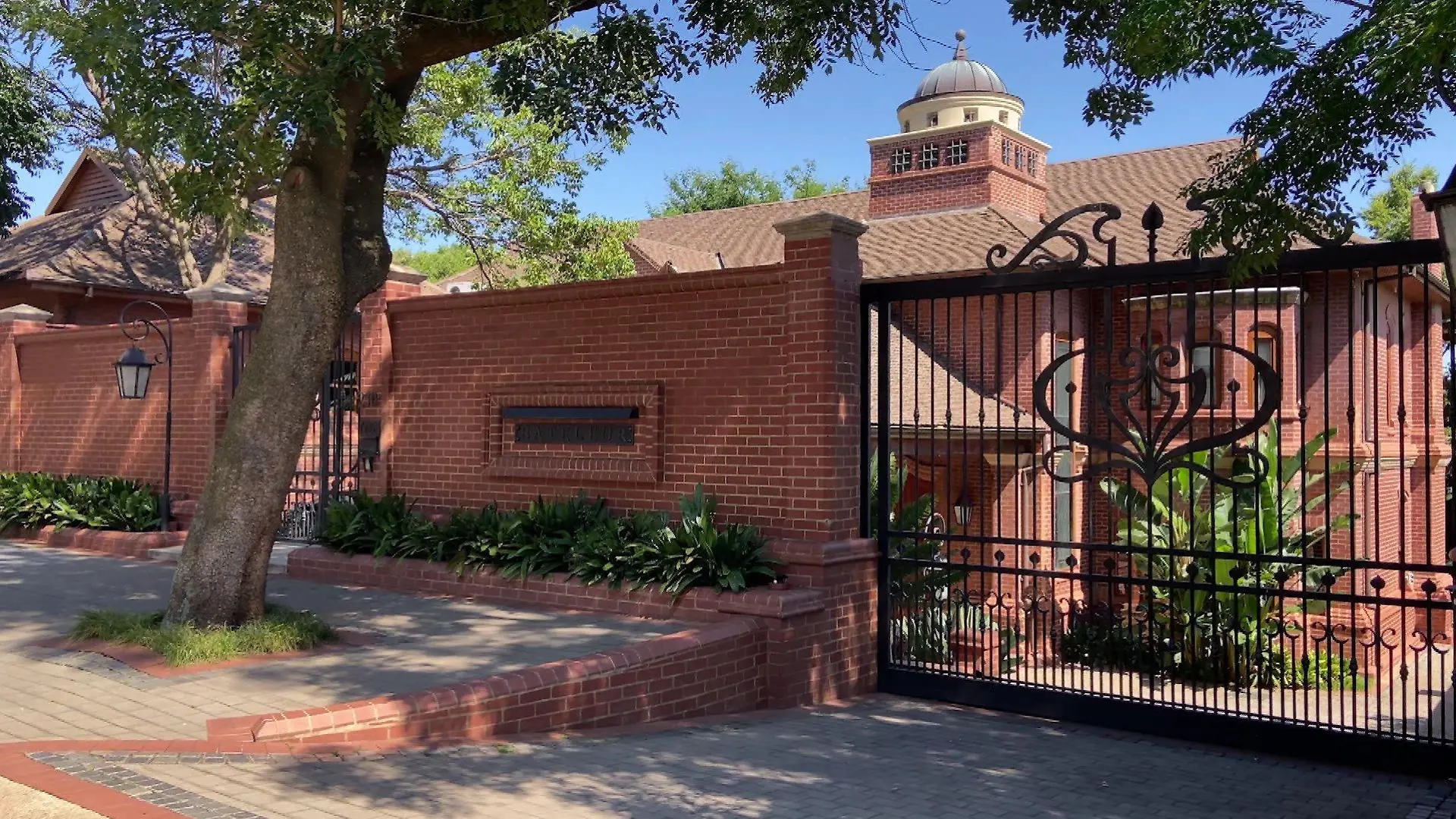 Oscar Pistorius neue Bleibe: Eine XXL-Villa in einem edlen Stadtteil der südafrikanischen Hauptstadt Pretoria.