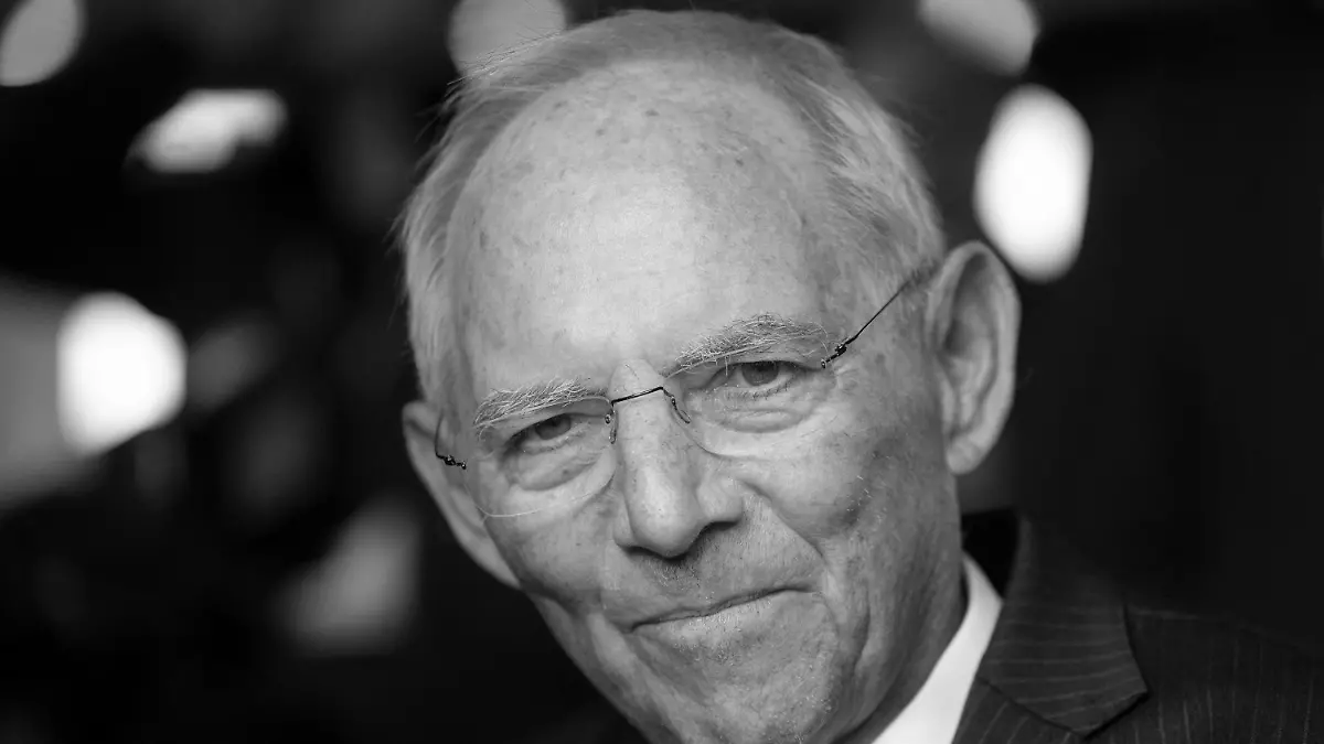 ARCHIV - 18.09.2022, Baden-Württemberg, Offenburg: Wolfgang Schäuble (CDU), ehemaliger Bundestagspräsident, nimmt an einem Festakt anlässlich seines 80. Geburtstags teil. Der frühere Bundestagspräsident Wolfgang Schäuble ist tot. Der CDU-Politiker sei im Kreise seiner Familie zu Hause am Dienstagabend gegen 20 Uhr friedlich eingeschlafen. Foto: Marijan Murat/dpa +++ dpa-Bildfunk +++