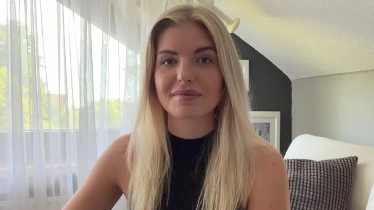 Antonia Hemmer verdient als Influencerin Geld, doch ausgerechnet Instagram macht ihr dabei aktuell einen Strich durch die Rechnung.
