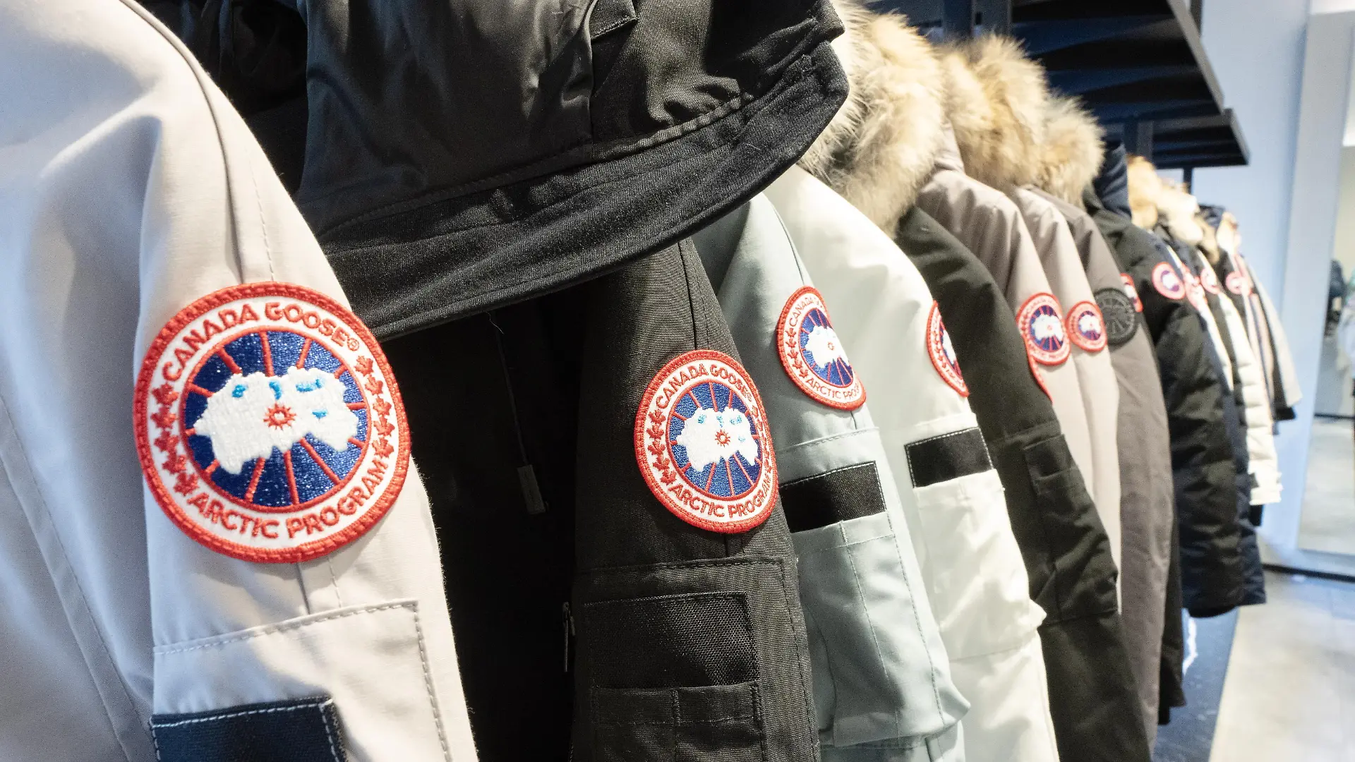 Kriminelle nehmen diese knapp 2.000 Euro Mäntel von der Marke Canada-Goose ins Visier.