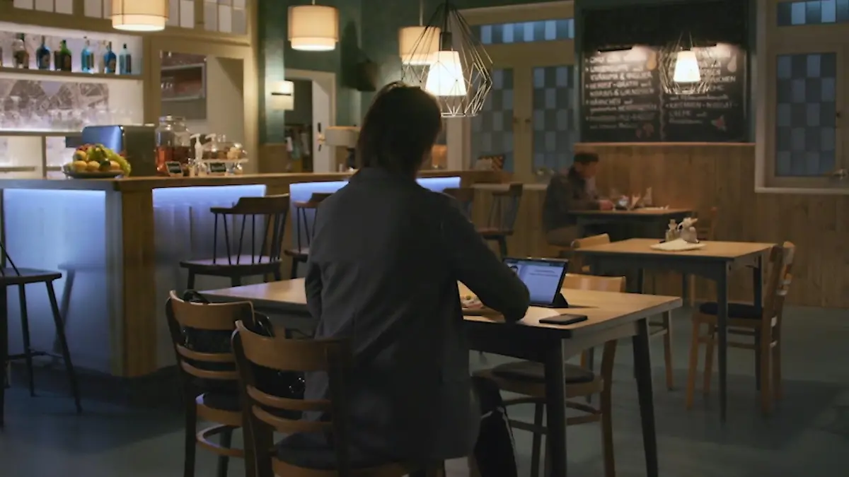 Diese Frau ist die Auftraggeberin des Schnüfflers AWZ-Folge vom 21.10.22