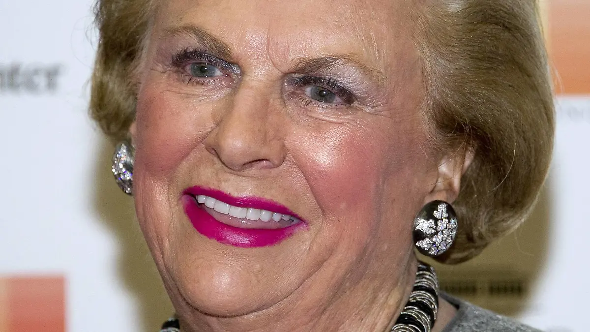 December 3, 2016 - Washington, District of Columbia, United States of America - Jacqueline B. Mars arrives for the formal Artist s Dinner honoring the recipients of the 39th Annual Kennedy Center Honors hosted by United States Secretary of State John F. Kerry at the U.S. Department of State in Washington, D.C. on Saturday, December 3, 2016. The 2016 honorees are: Argentine pianist Martha Argerich; rock band the Eagles; screen and stage actor Al Pacino; gospel and blues singer Mavis Staples; and musician James Taylor..Credit: / Pool via CNP Washington United States of America PUBLICATIONxINxGERxSUIxAUTxONLY - ZUMAs152 20161203_zaa_s152_035

December 3 2016 Washington District of Columbia United States of America Jacqueline B Mars arrives for The formal Artist S Dinner honoring The recipients of The 39th Annual Kennedy Center Honors hosted by United States Secretary of State John F Kerry AT The U S Department of State in Washington D C ON Saturday December 3 2016 The 2016 honorees are Argentine Pianist Martha Argerich Rock Tie The Eagles Screen and Stage Actor Al Pacino Gospel and Blues Singer Mavis Staples and Musician James Taylor Credit Pool Via CNP Washington United States of America PUBLICATIONxINxGERxSUIxAUTxONLY ZUMAs152 20161203_zaa_s152_035  