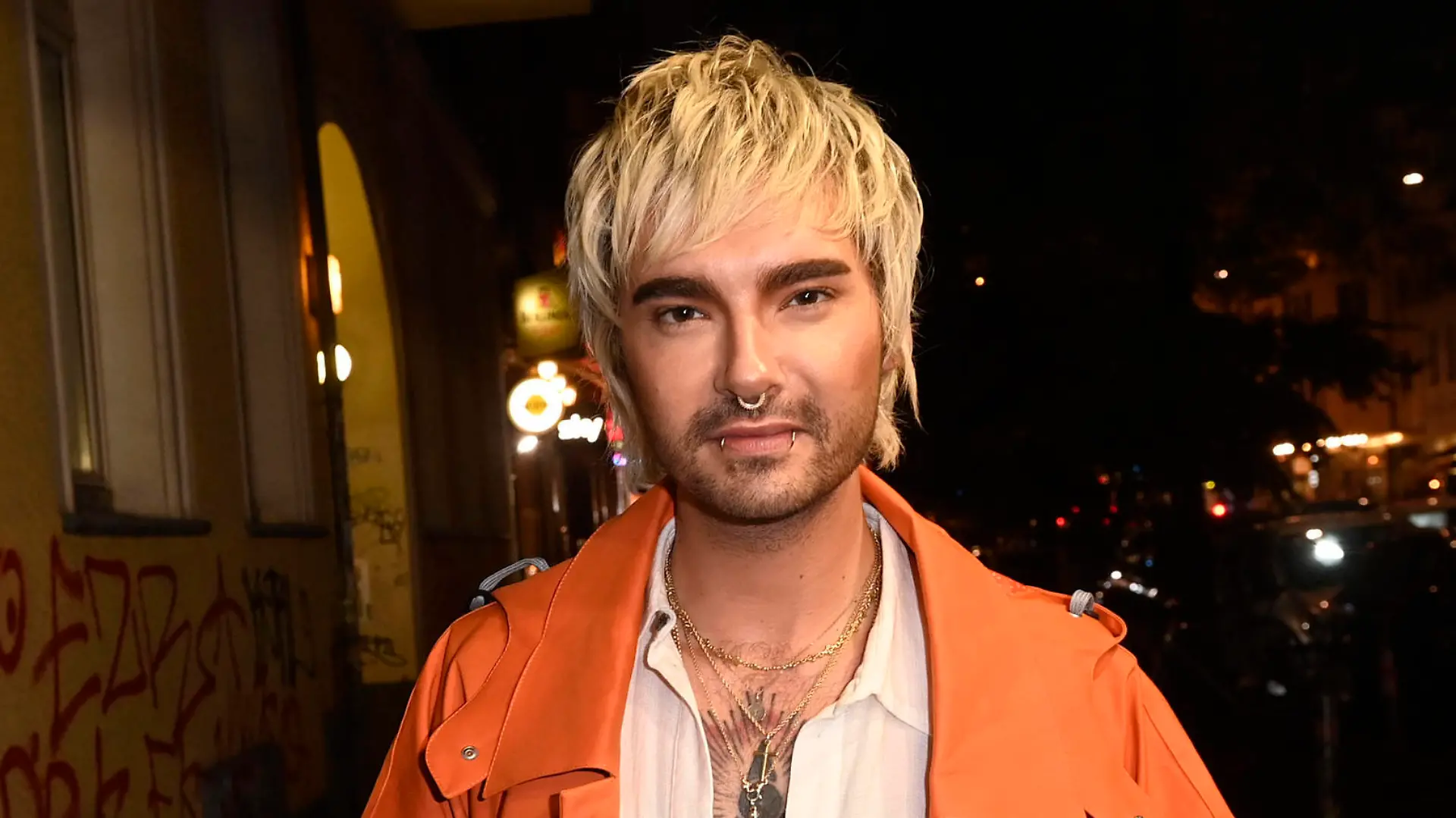Bill Kaulitz von Tokio Hotel beim Oumph Pop-Up Späti Launch Event im Oumph Pop-Up Späti. Berlin, 05.10.2021 *** Bill Kaulitz of Tokio Hotel at the Oumph Pop Up Späti Launch Event at the Oumph Pop Up Späti Berlin, 05 10 2021 Foto:xF.xKernx/xFuturexImage