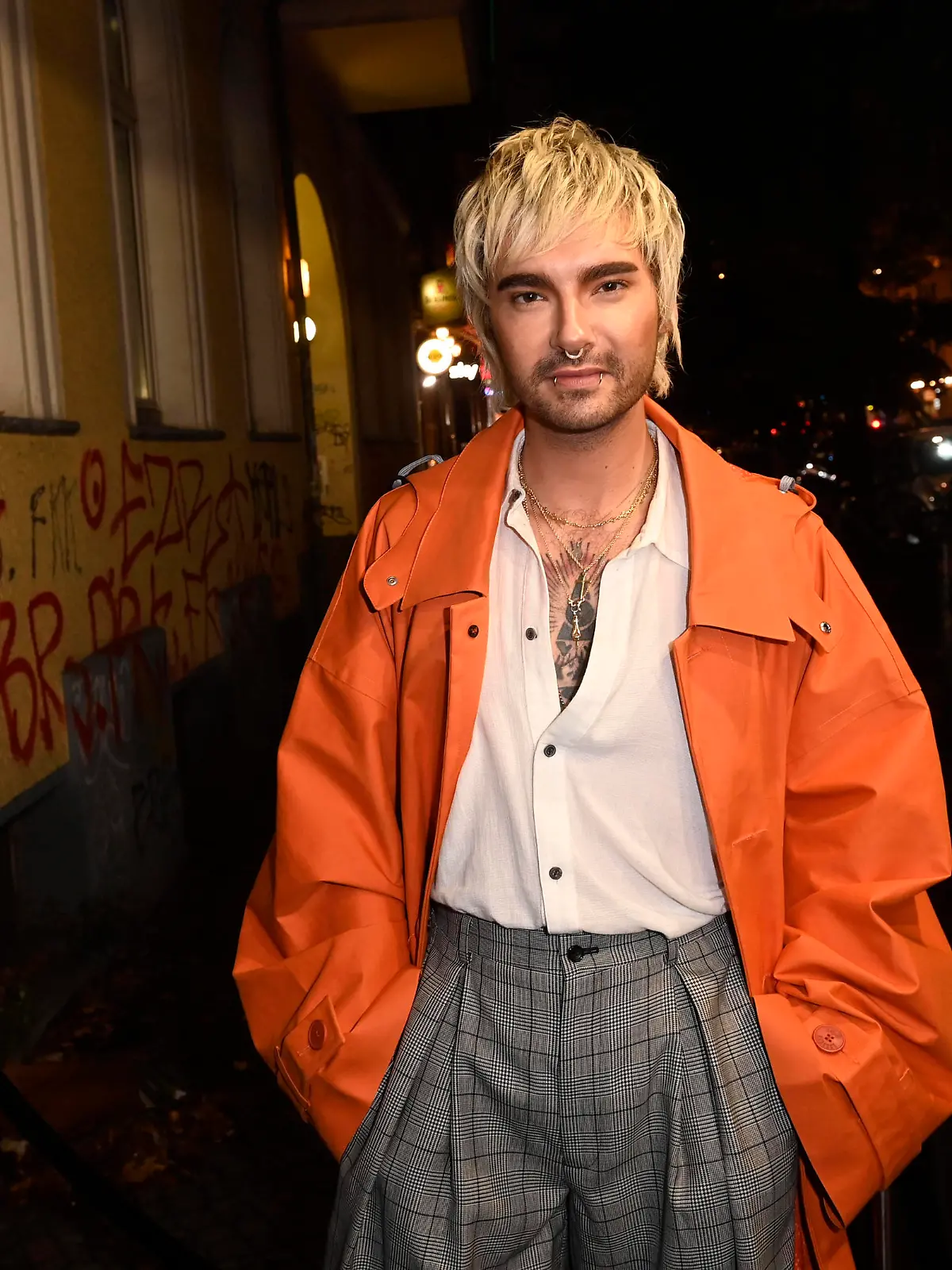  Bill Kaulitz von Tokio Hotel beim Oumph Pop-Up Späti Launch Event im Oumph Pop-Up Späti. Berlin, 05.10.2021 *** Bill Kaulitz of Tokio Hotel at the Oumph Pop Up Späti Launch Event at the Oumph Pop Up Späti Berlin, 05 10 2021 Foto:xF.xKernx/xFuturexImage