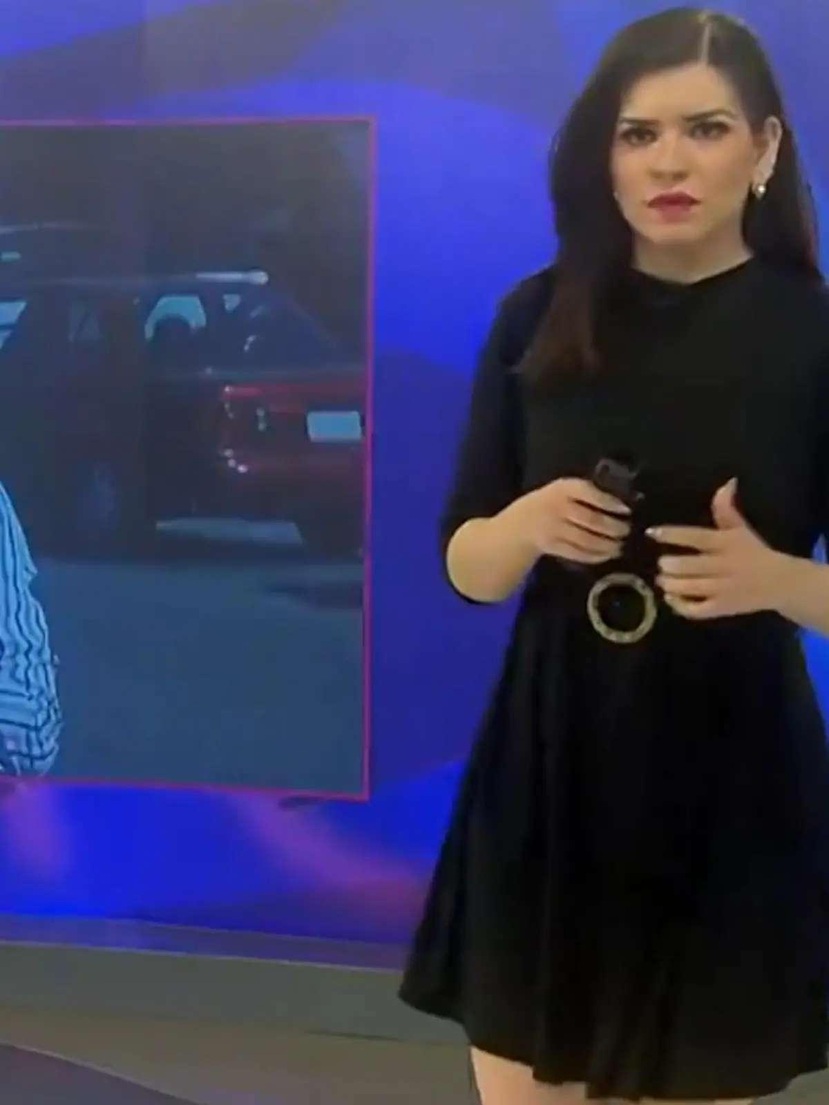 Die 29-jährige Pamela Villanueva moderiert gerade die Nachrichtensendung TeleDiario Monterrey des mexikanischen Fernsehsenders Canal 6 – dann geschieht das Fatale. Sie fängt plötzlich an, sehr undeutlich zu sprechen, wie JamPress berichtet. Sie verliert das Gleichgewicht, stolpert und wird daraufhin ohnmächtig. Einem ihrer Kollegen, einem Kameramann, sei Dank, dass nichts Schlimmeres passiert ist, denn: Er eilt ihr sofort zu Hilfe und verhindert somit, dass die Moderatorin mit dem Kopf auf dem Boden aufknallt. Wie es Villanueva seitdem geht?