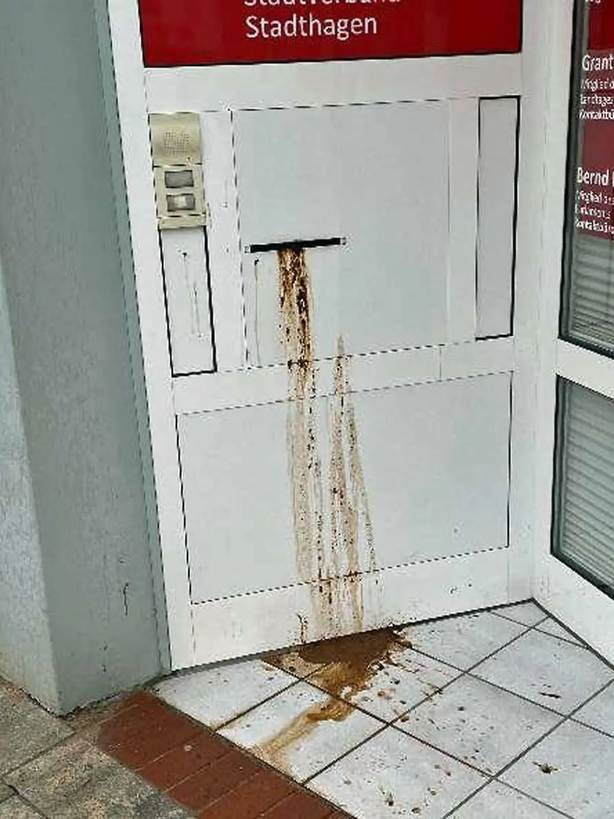Der Briefkasten vom SPD-Parteibüro in Stadthagen wurde mit Kot verunreinigt.