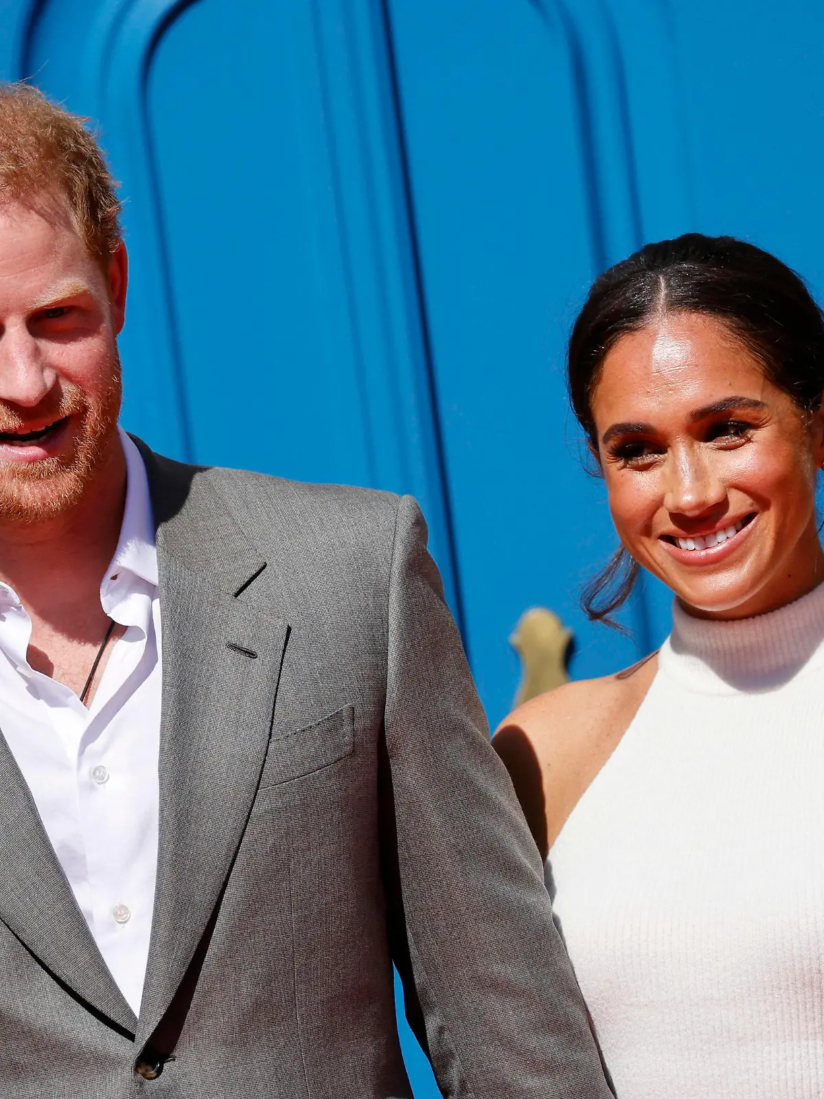  Prinz Harry und Herzogin Meghan bei ihrem Besuch anlässlich der Invictus Games Düsseldorf 2023 vor dem Rathaus Düsseldorf. Düsseldorf, 06.09.2022 NRW Deutschland *** Prince Harry and Duchess Meghan during their visit on the occasion of the Invictus Games Düsseldorf 2023 in front of the City Hall Düsseldorf Düsseldorf, 06 09 2022 NRW Germany. Copyright: xChristophxHardtx