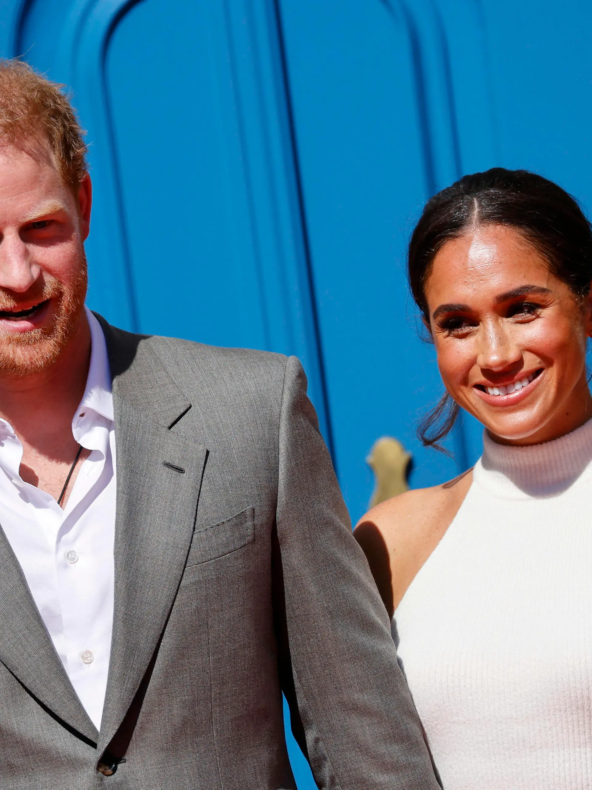  Prinz Harry und Herzogin Meghan bei ihrem Besuch anlässlich der Invictus Games Düsseldorf 2023 vor dem Rathaus Düsseldorf. Düsseldorf, 06.09.2022 NRW Deutschland *** Prince Harry and Duchess Meghan during their visit on the occasion of the Invictus Games Düsseldorf 2023 in front of the City Hall Düsseldorf Düsseldorf, 06 09 2022 NRW Germany. Copyright: xChristophxHardtx