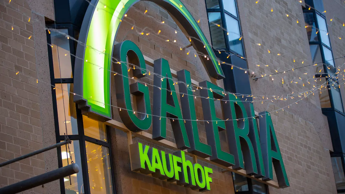 ARCHIV - 30.11.2023, Nordrhein-Westfalen, Bonn: Blick auf das Logo des Kaufhaus Galeria Kaufhof in der Innenstadt. (zu dpa "Betriebsrat hält Kaufhauskette Galeria für zukunftsfähig") Foto: Thomas Banneyer/dpa +++ dpa-Bildfunk +++