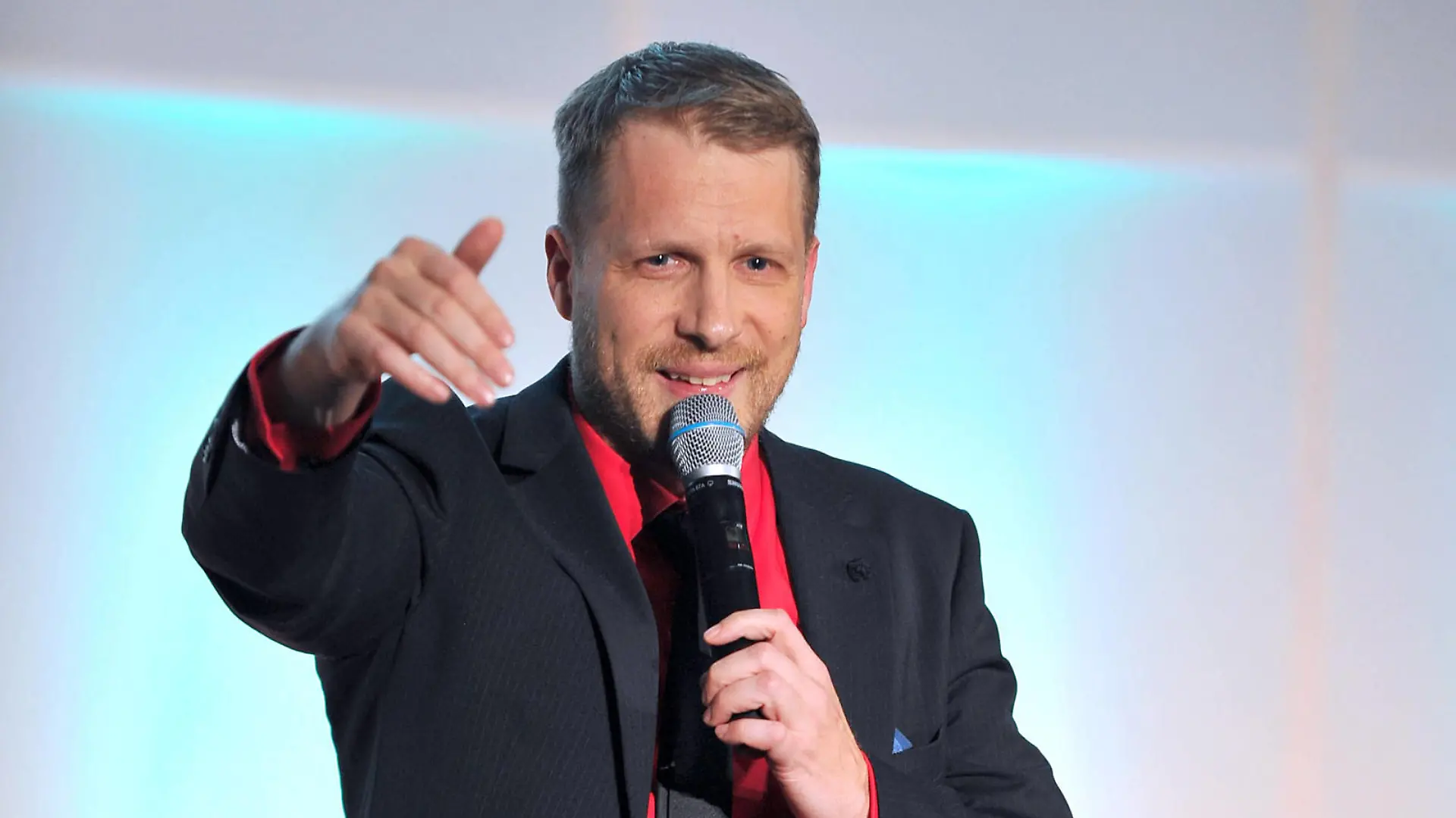 12. Charity-Gala. Oliver Pocher anläßlich der 12. Charity-Gala am 16.12.2023 im Dolce Bad Nauheim. 20231216MWI114306 *** 12 Charity Gala Oliver Pocher on the occasion of the 12 Charity Gala on 16 12 2023 at the Dolce Bad Nauheim 20231216MWI114306
