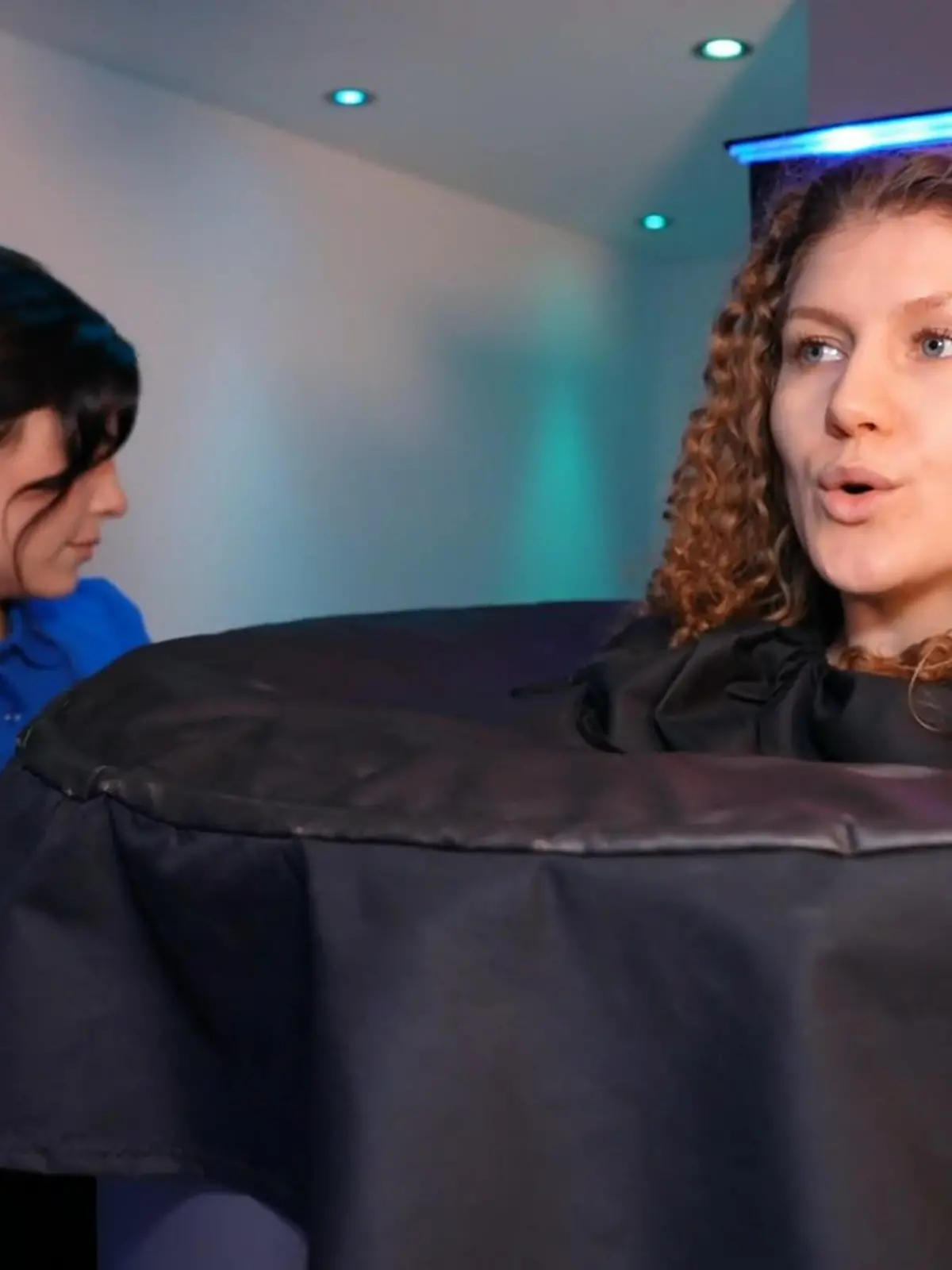 Nach dem Eisbaden-Trend scheint jetzt ein neuer Kälte-Trend auf dem Vormarsch zu sein: die sogenannte Kryotherapie. Eine Kältetherapie, bei der man sich unglaublichen Temperaturen weit unter minus 100 Grad aussetzt. Gut soll das vor allem dann sein, wenn man mit Entzündungen zu kämpfen hat. Was ist dran am neuen Hype?