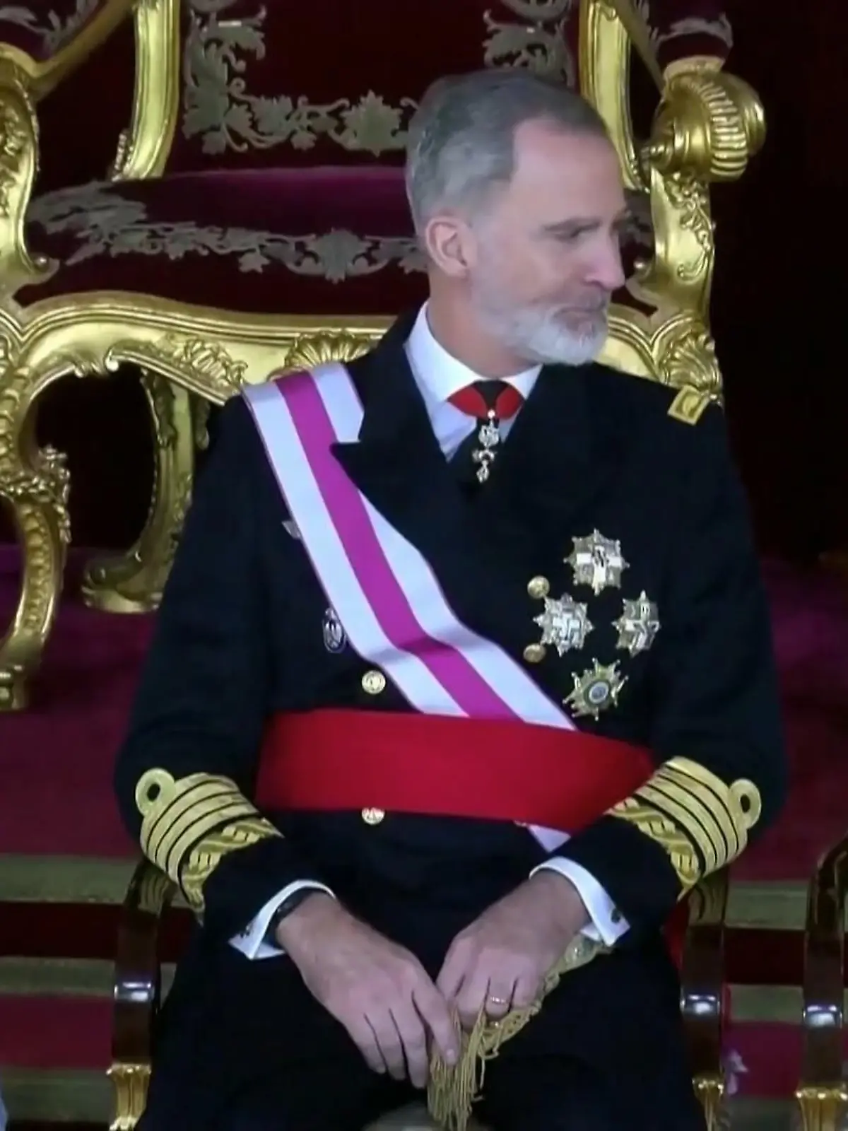 Bild zu: "Spanische Royals ziehen auf Gala lange Gesichter"