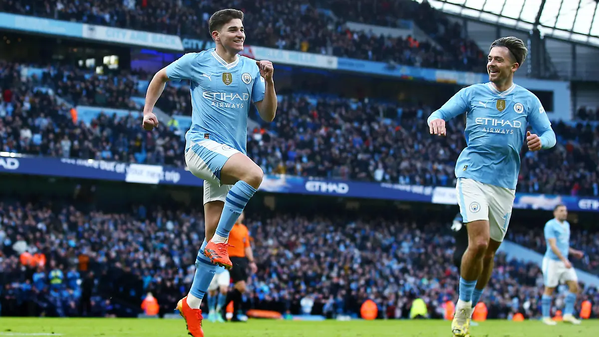Julian Alvarez of Manchester City celebrates scoring a goal to make it 2-0 Manchester City v Huddersfield Town, Emirates FA Cup, Third Round, Football, Etihad Stadium, Manchester, UK - 07 Jan 2024 EDITORIAL USE ONLY No use with unauthorised audio, video, data, fixture lists, club/league logos or live services. Online in-match use limited to 120 images, no video emulation. No use in betting, games or single club/league/player publications. PUBLICATIONxINxGERxSUIxAUTxHUNxGRExMLTxCYPxROUxBULxUAExKSAxONLY Copyright: xMattxWest/Shutterstockx 14285160dd