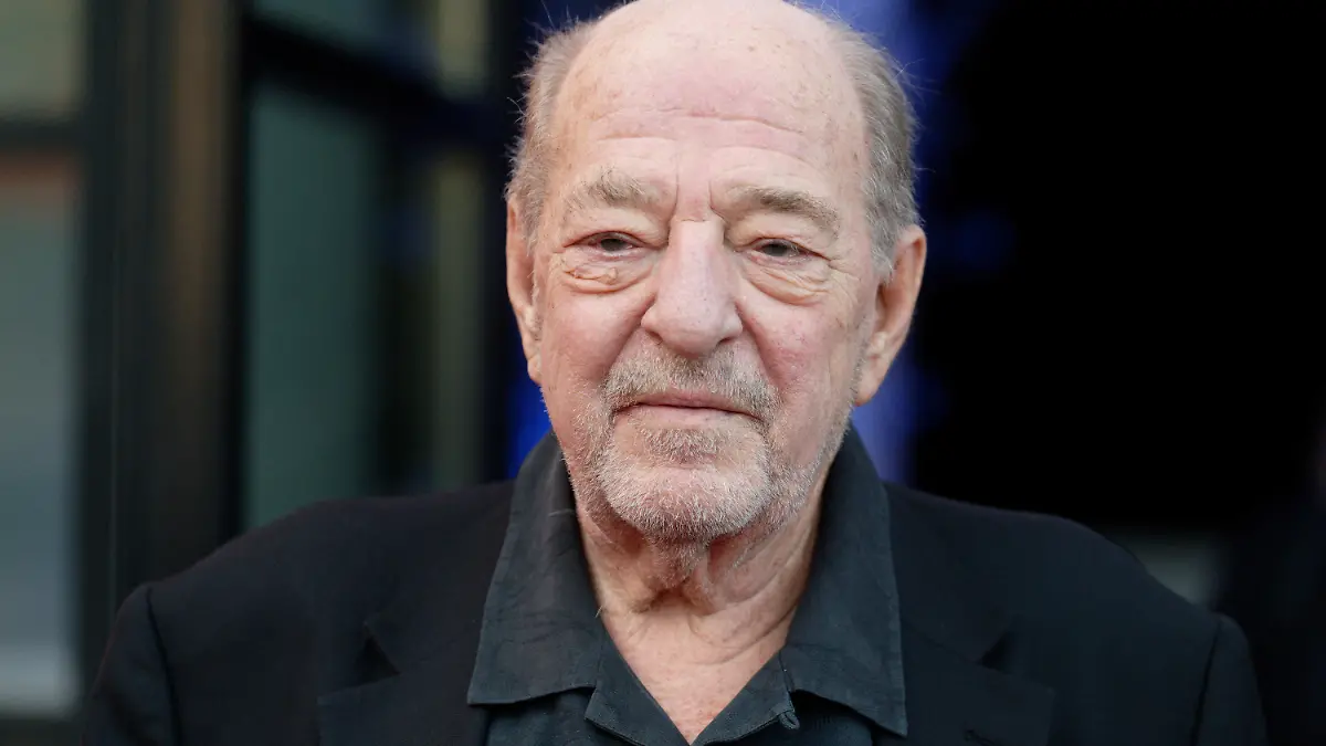 ARCHIV - 20.10.2022, Nordrhein-Westfalen, Duisburg: Der Komponist Ralph Siegel kommt zur Premiere des Musicals "N bisschen Frieden".  Komponist und Musikproduzent Ralph Siegel hat den Jahreswechsel wegen einer Überdosis Medikamente im Krankenhaus verbracht. Foto: Henning Kaiser/dpa +++ dpa-Bildfunk +++