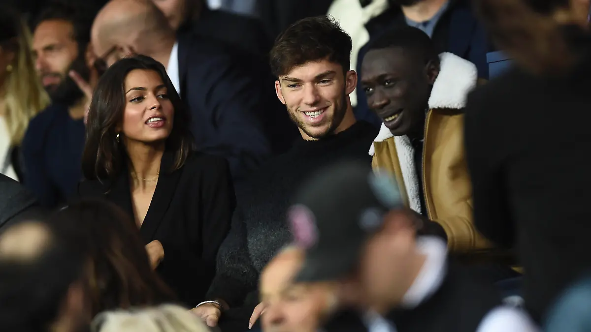 PSG / OM french league 1 football match - Celebrities.
Uber Eats Ligue 1 au Parc des Princes le 16 Octobre 2022 - PSG / OM -
Personnalites en tribune - Khaby Lame, le nouveau phenomene de TikTok en compagnie de Pierre Gasly et Caterina Masetti Zannini, la compagne de Pierre Gasly 
//SPENCERJOHN_tri0177/2210171417/Credit:JOHN SPENCER/SIPA/2210171422 / action press