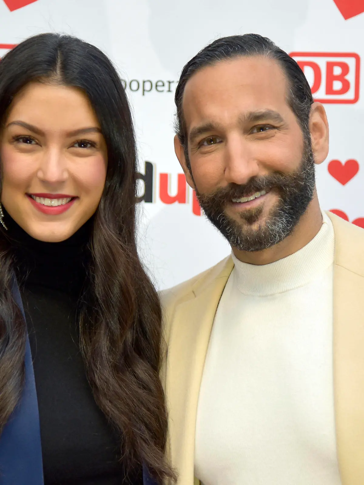  Rebecca Mir mit Lebenspartner Massimo Sinato beim duplo x Deutsche Bahn Valentinstagsevent auf dem Hauptbahnhof. Frankfurt am Main, 14.02.2020 *** Rebecca Mir with life partner Massimo Sinato at the duplo x Deutsche Bahn Valentines Day event at Frankfurt am Main main station, 14 02 2020 Foto:xR.xMurmannx/xFuturexImage