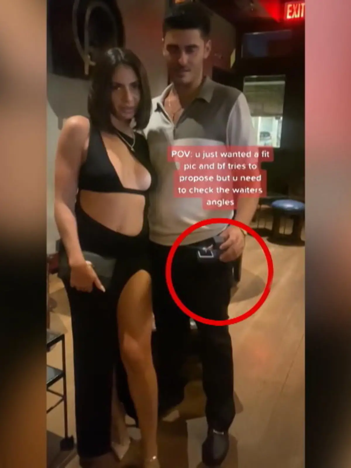 Eigentlich wollte er ihr einen romantischen Antragn machen, doch ihr Perfektionismus vermasselt die Verlobung. Die peinlich berührten Bilder sehen Sie im Video.