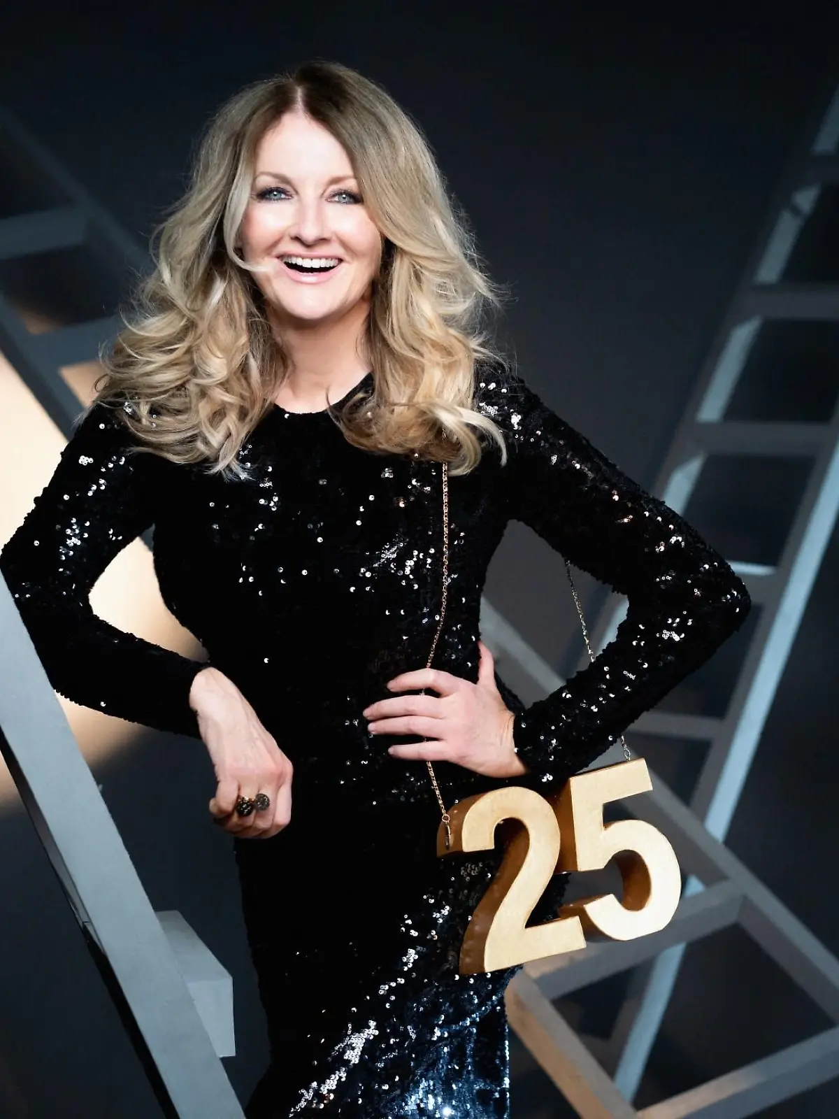 08.04.2019, Köln: Moderatorin Frauke Ludowig, aufgenommen anlässlich des 25-jährigen Jubiläums der RTL-Sendung "Exclusiv - Das Starmagazin".  (zu dpa «Moderatorin Ludowig: «Es ist nicht meine Welt - ich berichte darüber») Foto: Stephan Pick/TVNOW/dpa - ACHTUNG: Nur zur redaktionellen Verwendung im Zusammenhang mit einer Berichterstattung über das Jubiläum der RTL-Sendung und nur mit vollständiger Nennung des vorstehenden Credits +++ dpa-Bildfunk +++