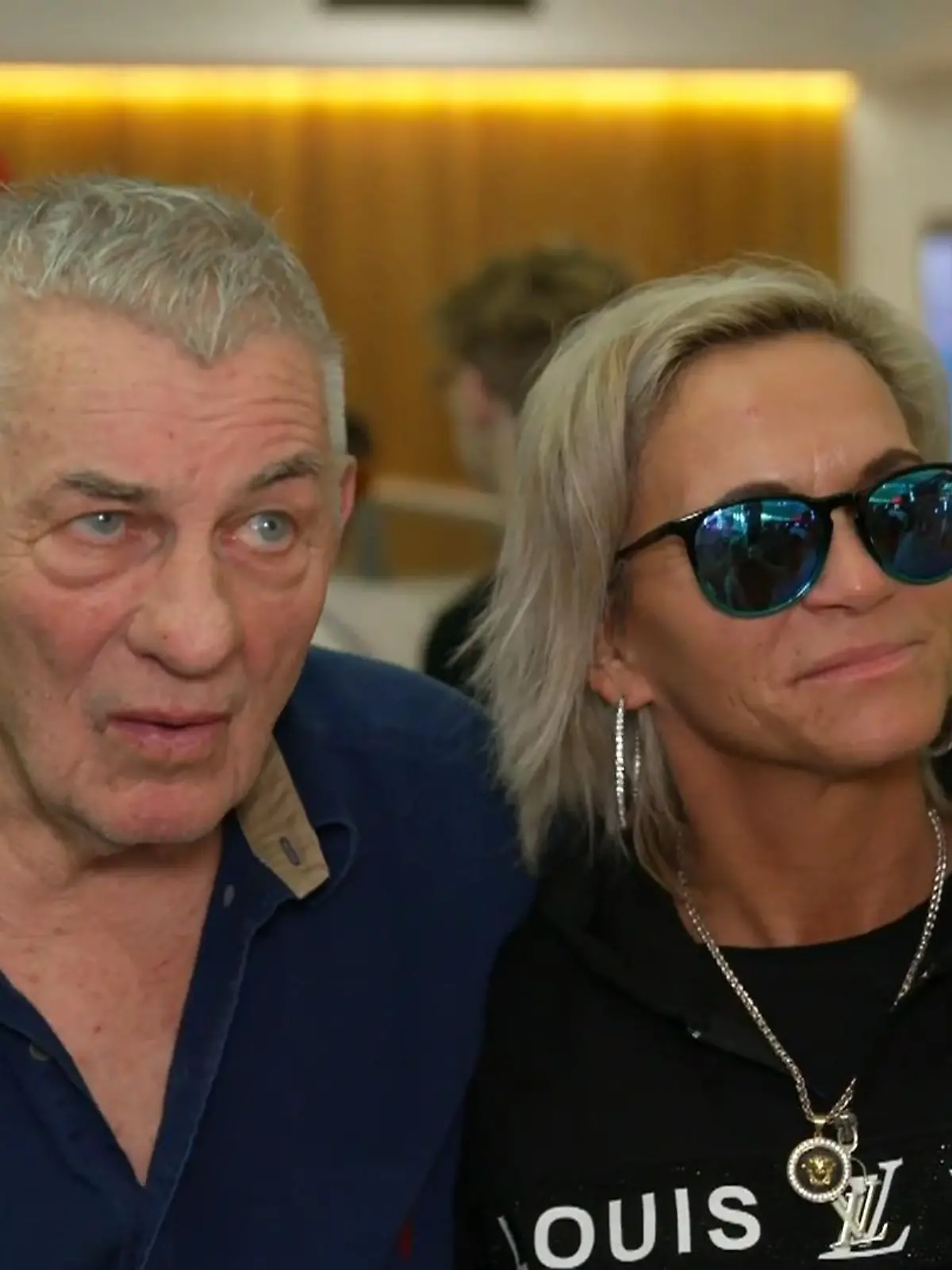 Dschungelcamper Heinz Hoenig am Flughafen in Brisbane