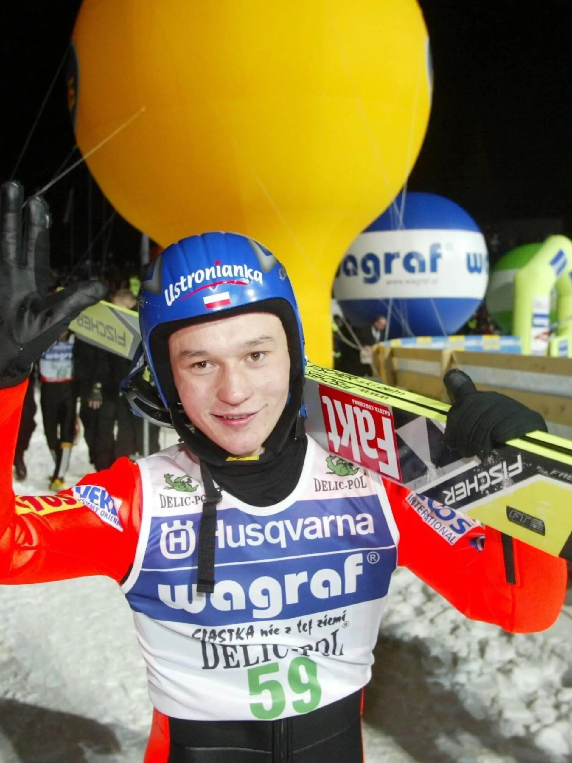 Bildnummer: 01077419  Datum: 30.01.2004  Copyright: imago/Super Express
Mateusz Rutkowski (Polen) - NOT TO BE PUBLISHED IN POLAND; Vdig, quer, close, winken, lachen, lächeln Polnische Meisterschaft 2004, Landesmeisterschaft, Skisprung, Ski Nordisch, Nordischer Skisport, Zakopane Skispringen LM Herren Einzel Einzelbild optimistisch Randmotiv Personen