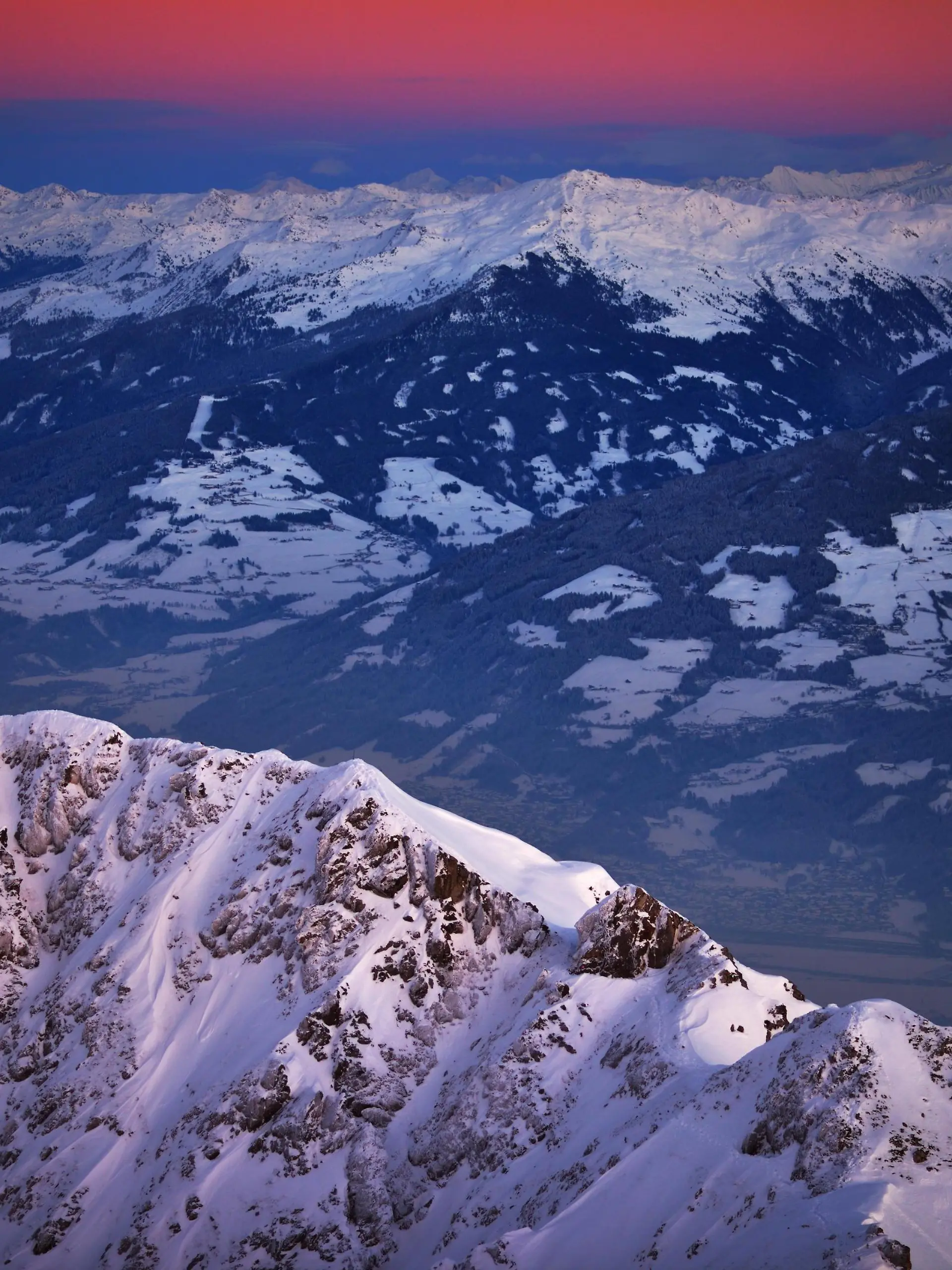 Teil des Oberen Inntals im Winter, in der Abenddämmerung, vom Grat der Nordkette des Karwendelgebirges, bei Innsbruck, Tirol, Österreich, Europa Copyright: imageBROKER/DanielxGerdxPoelsler ibldpo04110245.jpg

Part the Superiors Inn Valley  in Winter in the Dusk of Ridge the North chain the Karwendel Mountains at Innsbruck Tyrol Austria Europe Copyright image broker DanielxGerdxPoelsler ibldpo04110245 JPG