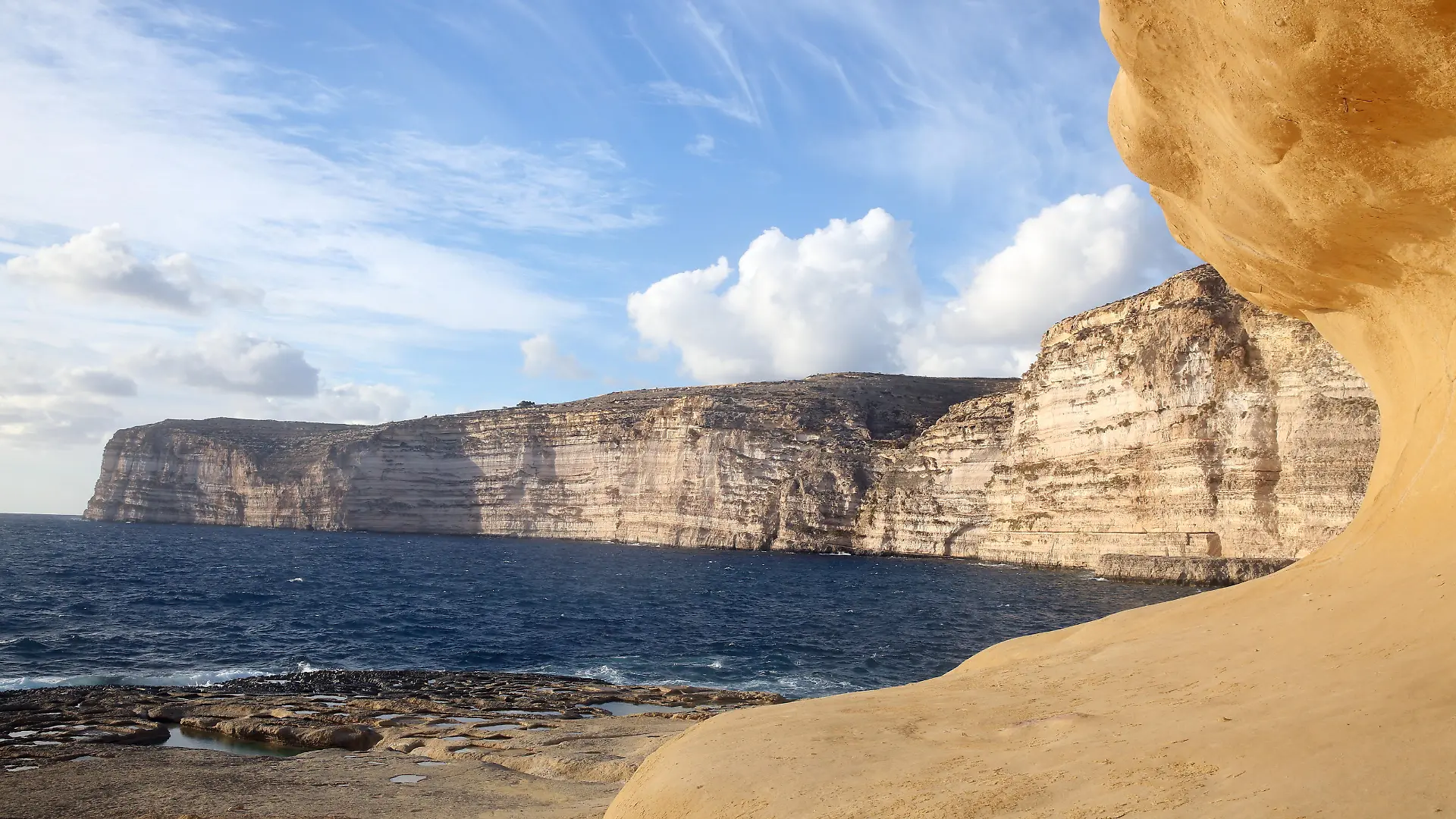 (231105) -- GOZO, Nov. 5, 2023 (Xinhua) -- This photo taken on Nov. 4, 2023 shows the scenery on the island of Gozo, Malta. (Xinhua/Chen Wenxian)