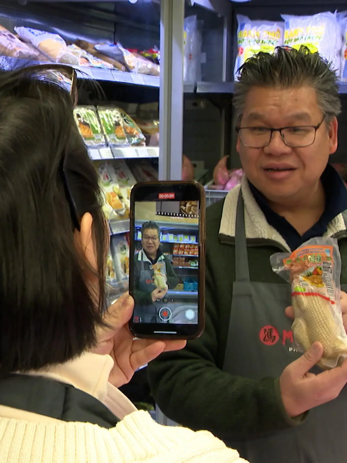 Mr. Phung ist nicht irgendein Asia Markt, sondern ein ganz besonderer! Vor allem dank der ungewöhnlichen Werbemaßnahmen von Besitzer Ly Phung.