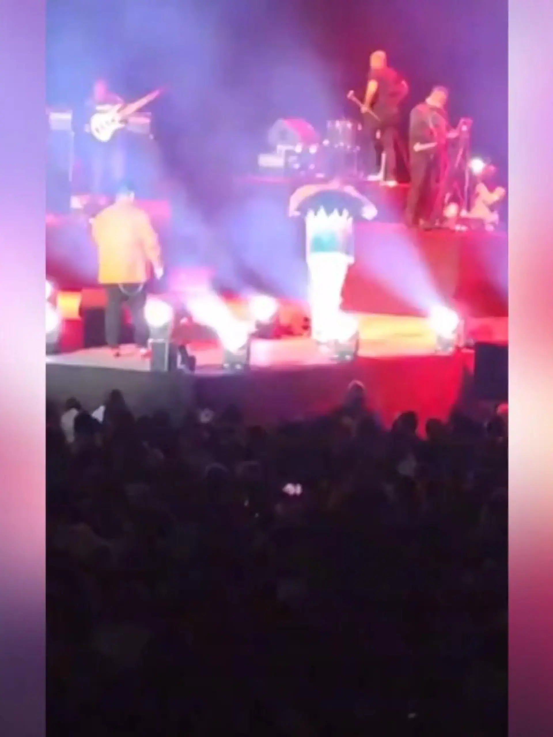 Der haitianische Musiker Mikaben ist tot. Der Sänger starb völlig überraschend am Samstagabend während eines Konzerts in Paris vor 10.000 Menschen in der Accor Arena.