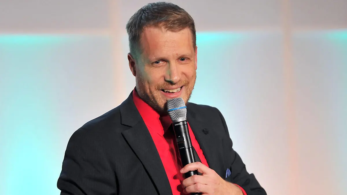 12. Charity-Gala. Oliver Pocher anläßlich der 12. Charity-Gala am 16.12.2023 im Dolce Bad Nauheim. 20231216MWI114227 *** 12 Charity Gala Oliver Pocher on the occasion of the 12 Charity Gala on 16 12 2023 at the Dolce Bad Nauheim 20231216MWI114227