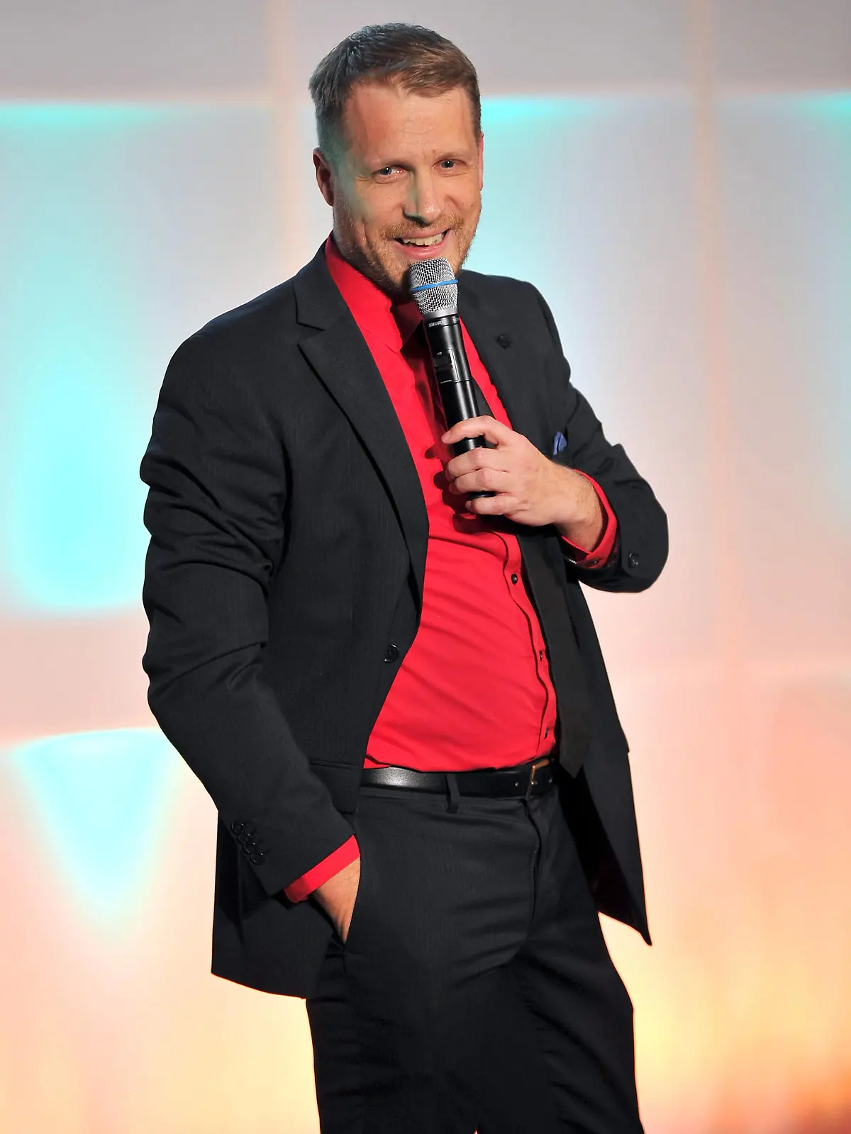 12. Charity-Gala. Oliver Pocher anläßlich der 12. Charity-Gala am 16.12.2023 im Dolce Bad Nauheim. 20231216MWI114227 *** 12 Charity Gala Oliver Pocher on the occasion of the 12 Charity Gala on 16 12 2023 at the Dolce Bad Nauheim 20231216MWI114227