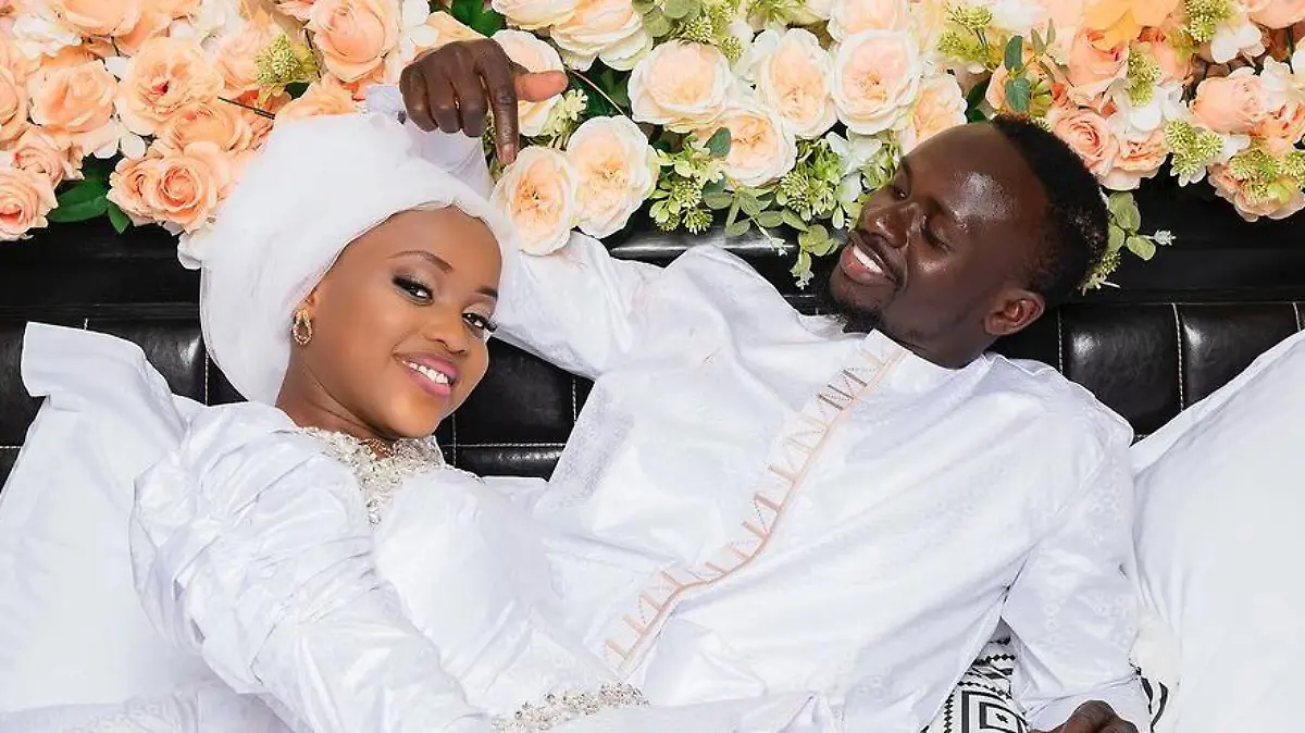 Sadio Mané ist 13 Jahre älter als seine Frau Aisha Tamba (18).