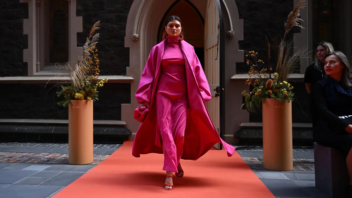  MELBOURNE FASHION WEEK, Models walk the runway during the Urban Garden Runway as part of Melbourne Fashion Week at Wesley Place, in Melbourne, Monday, October 10, 2022.  ACHTUNG: NUR REDAKTIONELLE NUTZUNG, KEINE ARCHIVIERUNG UND KEINE BUCHNUTZUNG MELBOURNE VIC AUSTRALIA PUBLICATIONxINxGERxSUIxAUTxONLY Copyright: xJOELxCARRETTx 20221010001715169890