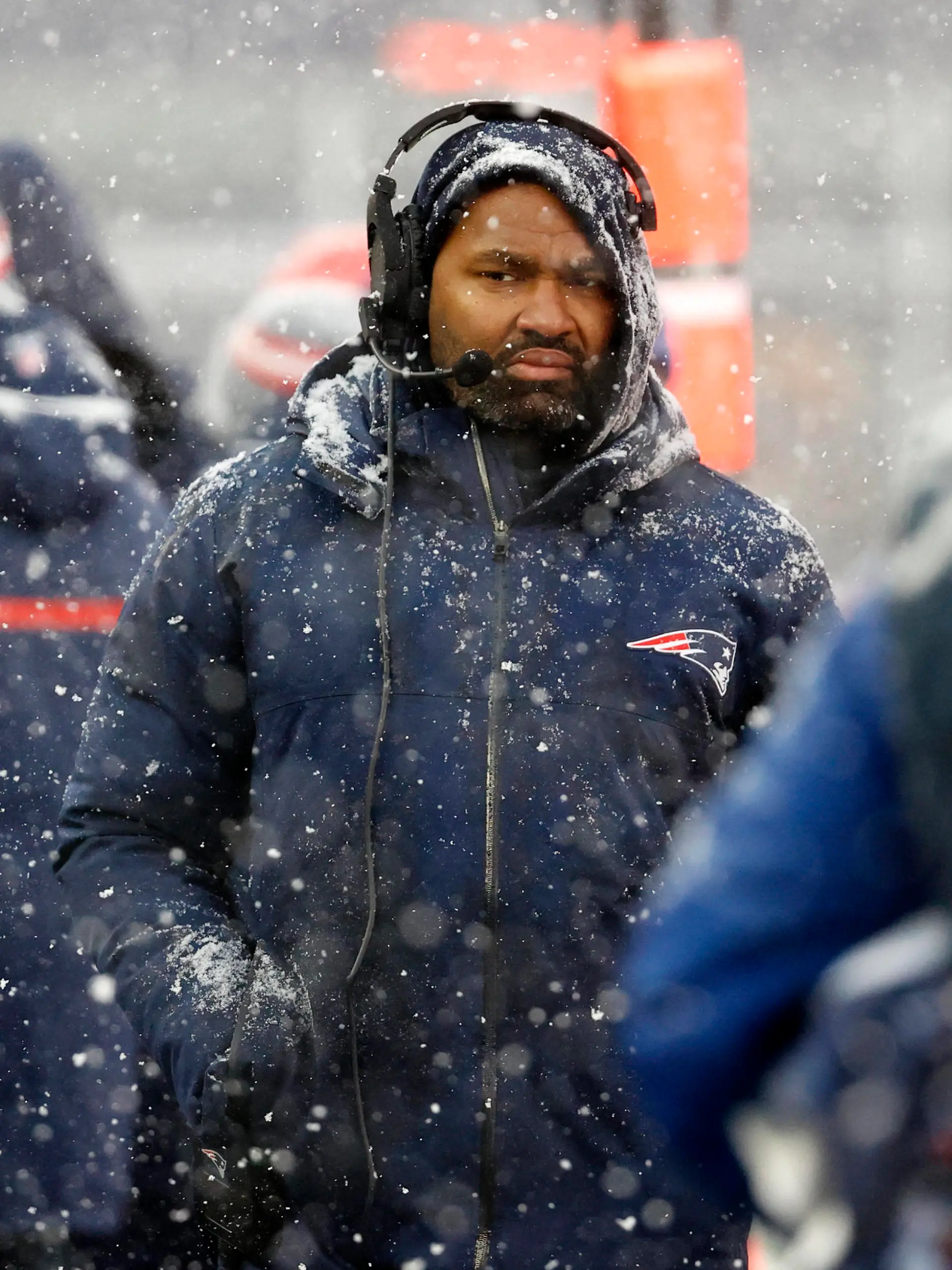 FOXBOROUGH, MA - JANUARY 07: New England Patriots linebackers coach Jerod Mayo during a game between the New England Patriots and the New York Jets on January 7, 2024, at Gillette Stadium in Foxborough, Massachusetts. Photo by Fred Kfoury III/Icon Sportswire NFL, American Football Herren, USA JAN 07 Jets at Patriots EDITORIAL USE ONLY Icon482240107108