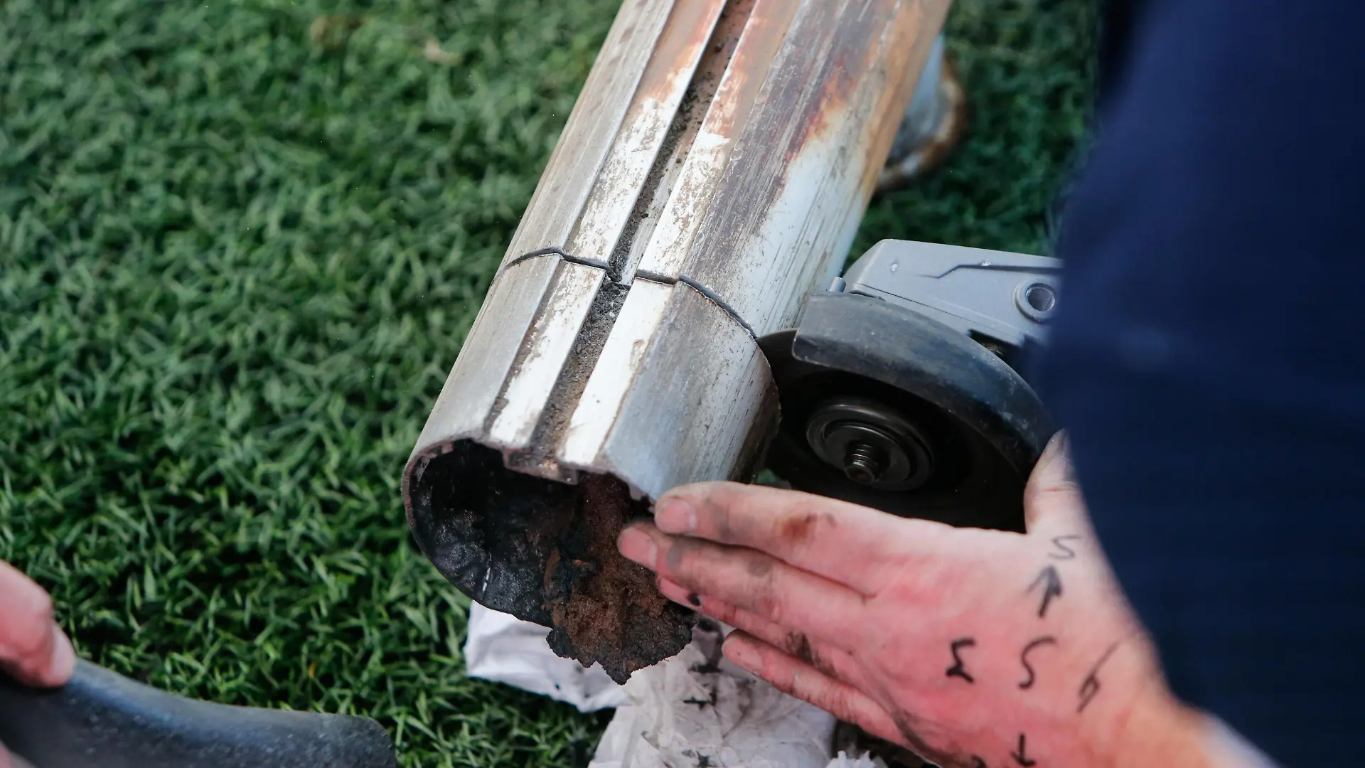 October 16, 2022, Hull, East Riding of Yorkshire, United Kingdom: The goal posts are cut down due to being the wrong size before the Sky Bet Championship match Hull City vs Birmingham City at MKM Stadium, Hull, United Kingdom, 16th October 2022. Hull United Kingdom - ZUMAn307 20221016_zsa_n307_085 Copyright: xBenxEarly/NewsxImagesx