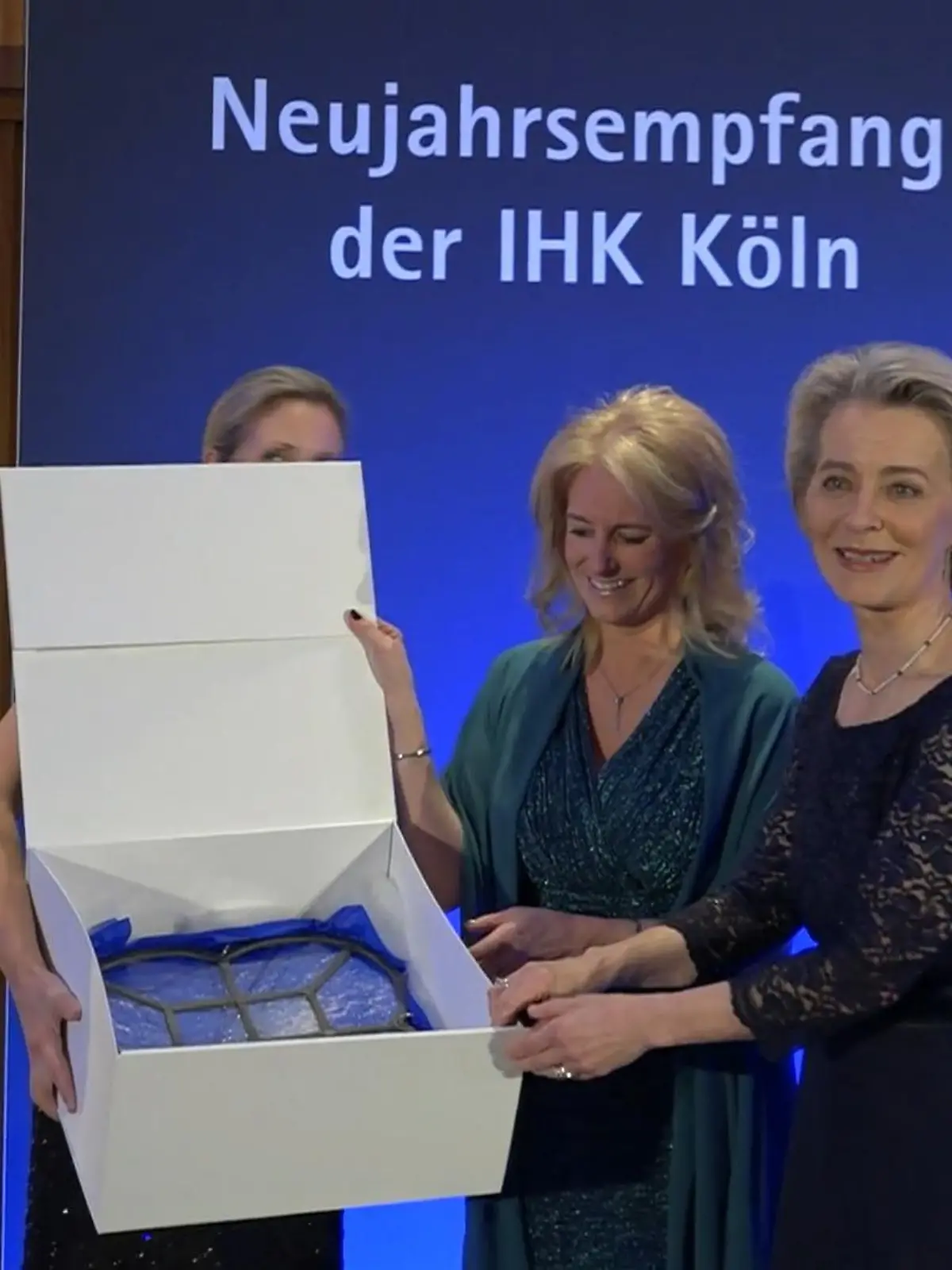 Bild zu: "EU-Kommissionspräsidentin in Köln"