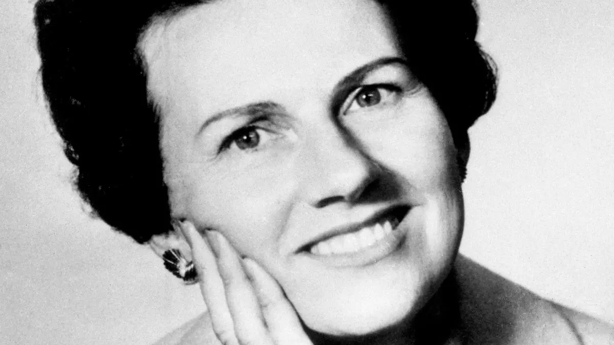ARCHIV - 30.12.1969, Großbritannien, ---: Porträt von Muriel Frieda McKay, Ehefrau des damaligen Stellvertreters von Medien-Tycoon Murdoch. Sie war am 29. Dezember 1969 von zwei Brüdern entführt worden und vermutlich kurz danach gestorben. 1970 wurden die Täter, die eine Million Pfund Lösegeld gefordert hatten, in einem der ersten Mordprozesse ohne Leiche in Großbritannien zu lebenslanger Haft verurteilt. 54 Jahre nach dem Mord bieten die Angehörigen einem Landbesitzer Zehntausende Pfund, um auf seinem Grundstück nach der Leiche zu suchen. (zu dpa "Mord vor 54 Jahren: 40.000 Pfund für Suche auf Grundstück geboten") Foto: Press Association/PA Archive/dpa +++ dpa-Bildfunk +++