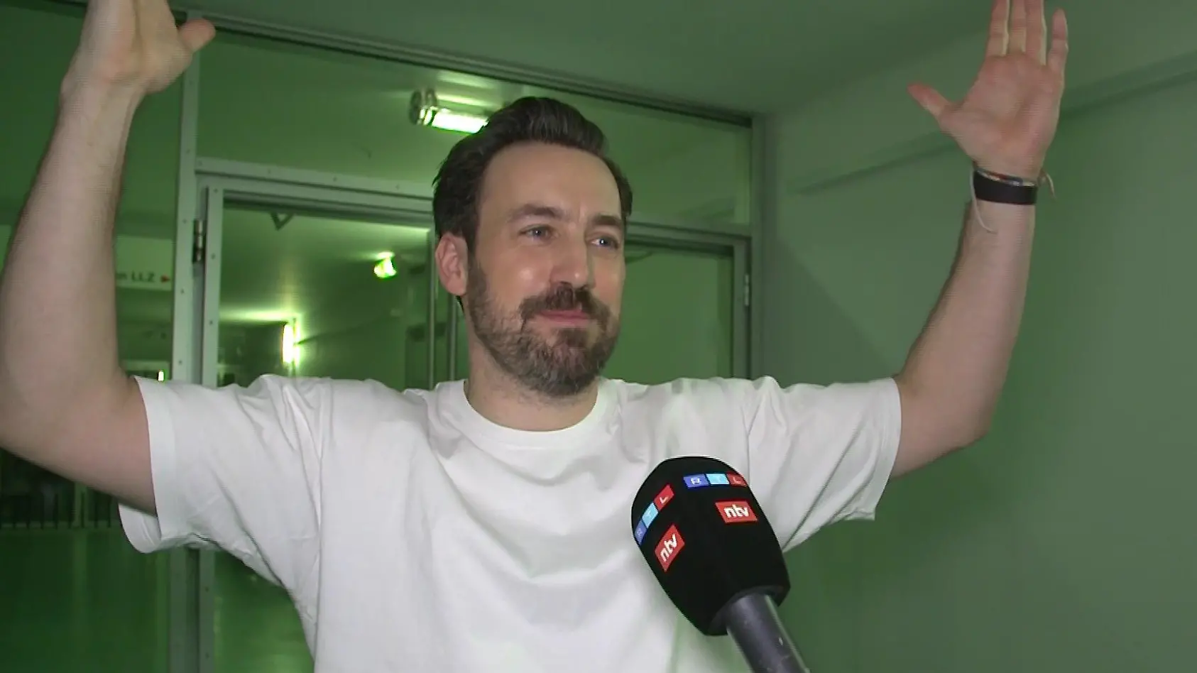 Jan Köppen könnte sich erstes Dschungel-Baby vorstellen