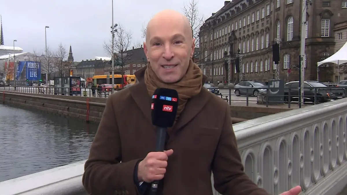 RTL-Adelsexperte Michael Begasse ist in Kopenhagen vor Ort