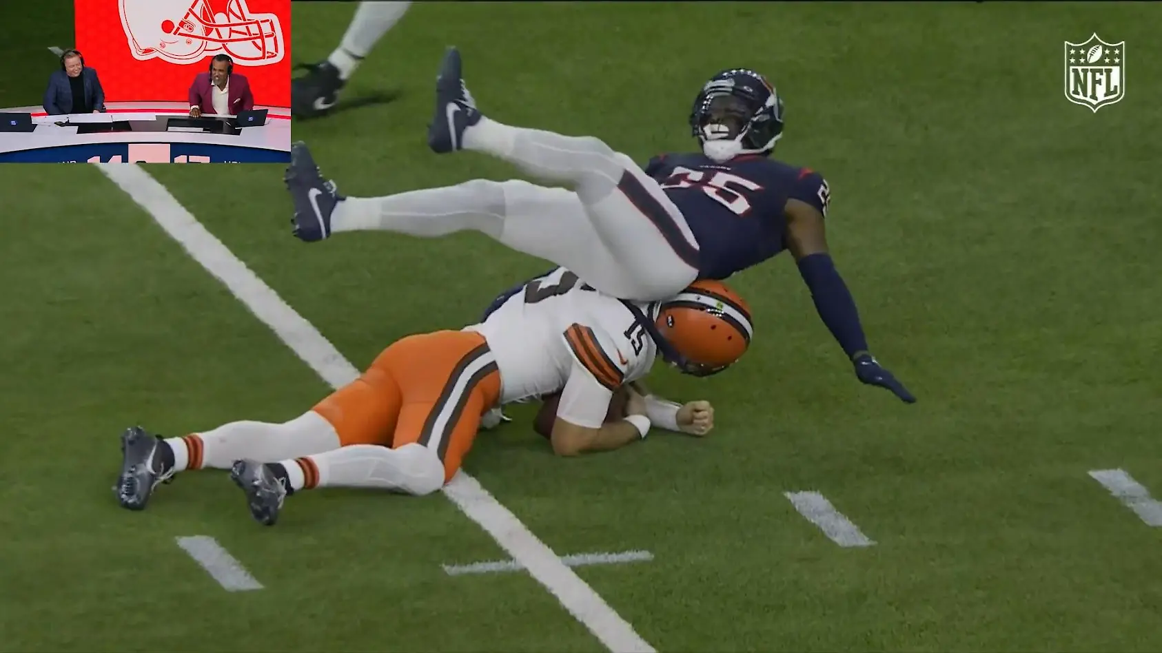 NFL-Kommentatoren Schmiso und Coach im Lach-Flash