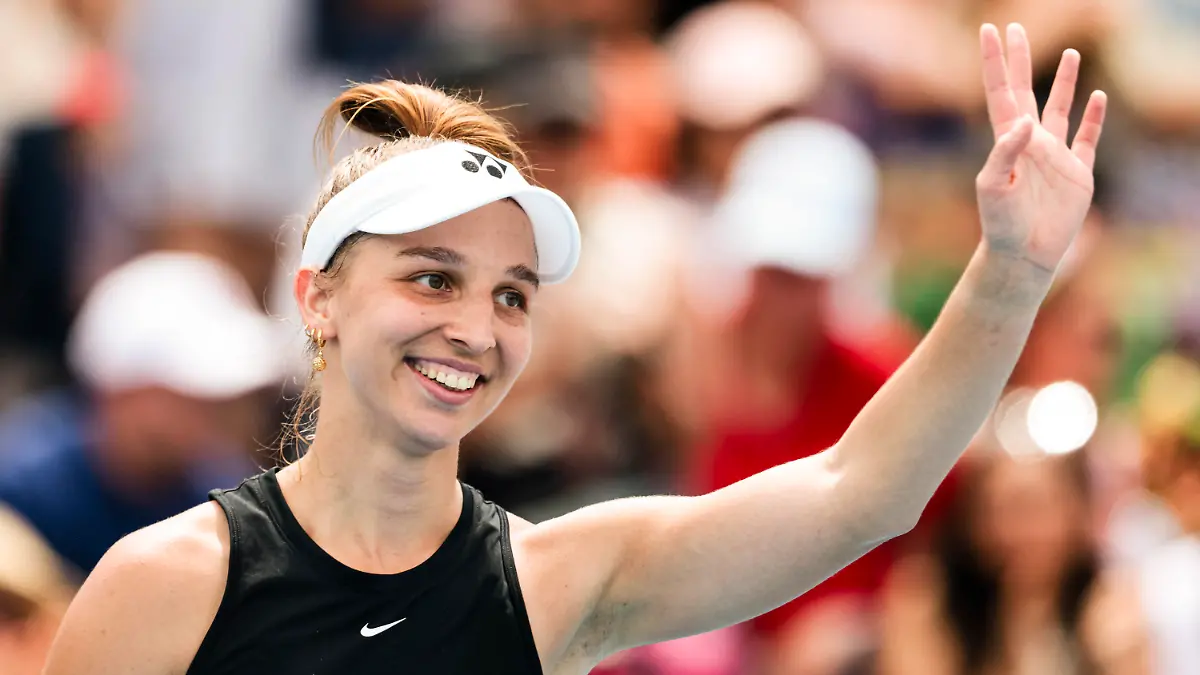 14.01.2024, Australien, Melbourne: Tennis: Grand Slam - Australian Open; Einzel, Damen, 1. Runde; Burrage (Großbritannien) gegen Korpatsch (Deutschland); im Melbourne Park: Tamara Korpatsch aus Deutschland jubelt. (zu dpa: «Zitat: Tennisspielerin Tamara Korpatsch über ihren Vater») Foto: Frank Molter/dpa +++ dpa-Bildfunk +++