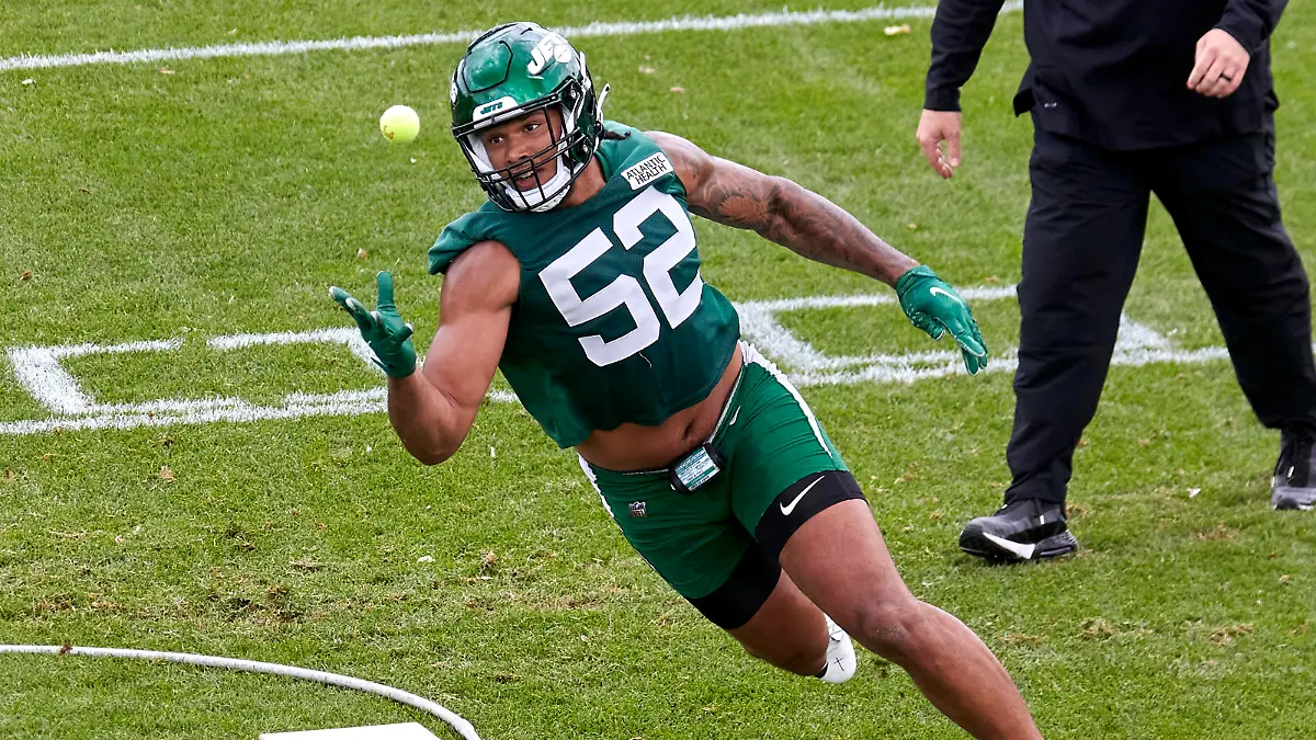 June 9, 2023, Florham Park, New Jersey, USA: New York Jets defensive end Jermaine Johnson 52 during a drill at organized team activities at the Atlantic Health Jets Training Center, Florham Park, New Jersey. /CSM Florham Park USA - ZUMAcw2_ 20230609_zaf_cw2_024 Copyright: xDuncanxWilliamsx
