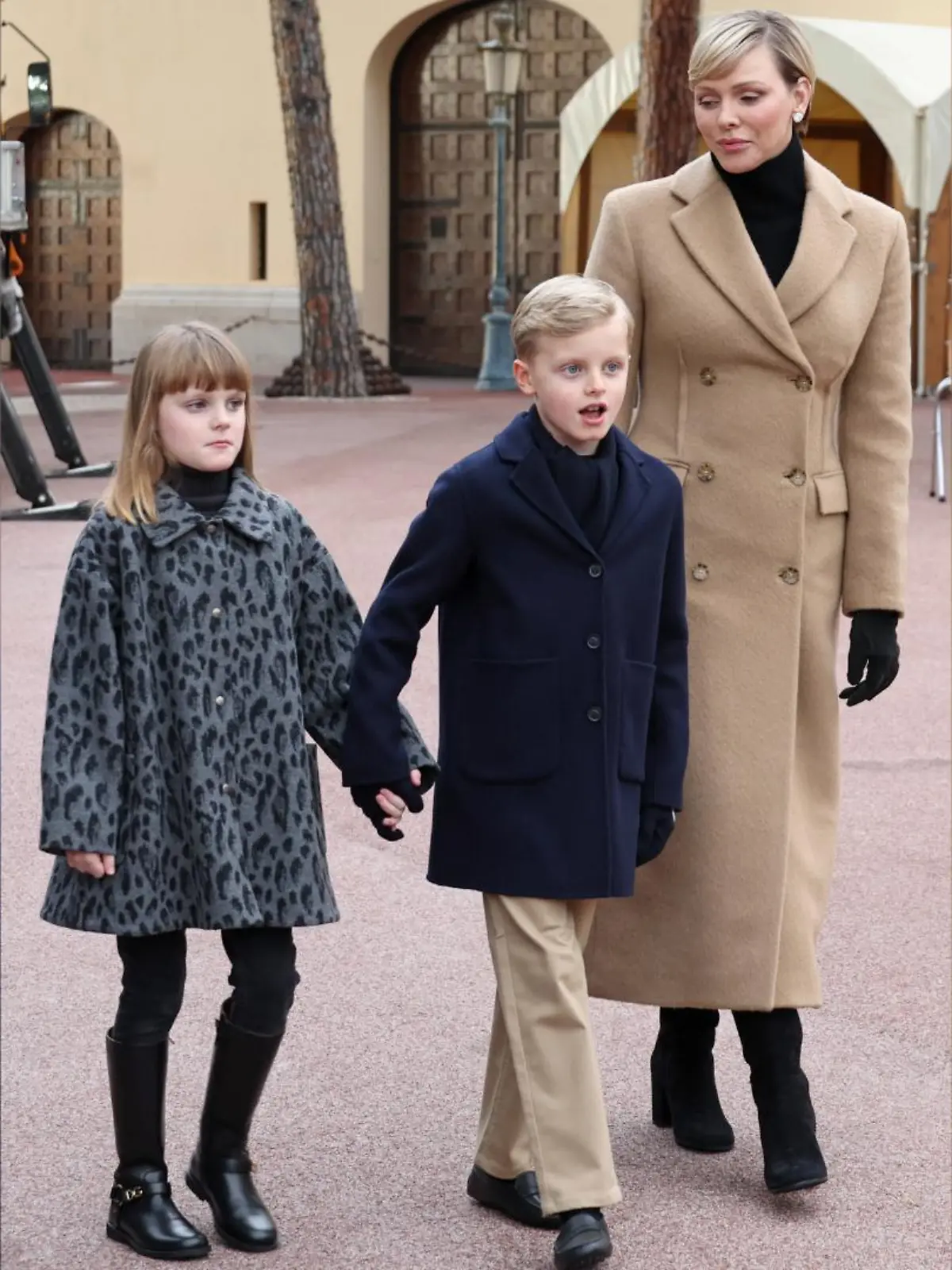 Fürstin Charlène legt großen Wert auf die Outfits ihrer Kinder Gabriella und Jacques - dafür greift sie auch gerne mal tief in die Tasche.