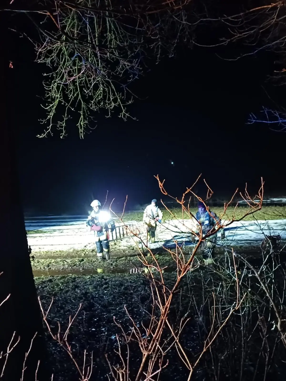Die Kameraden der Freiwilligen Feuerwehr Meppen nach dem zum Glück erfolgreichen Einsatz.