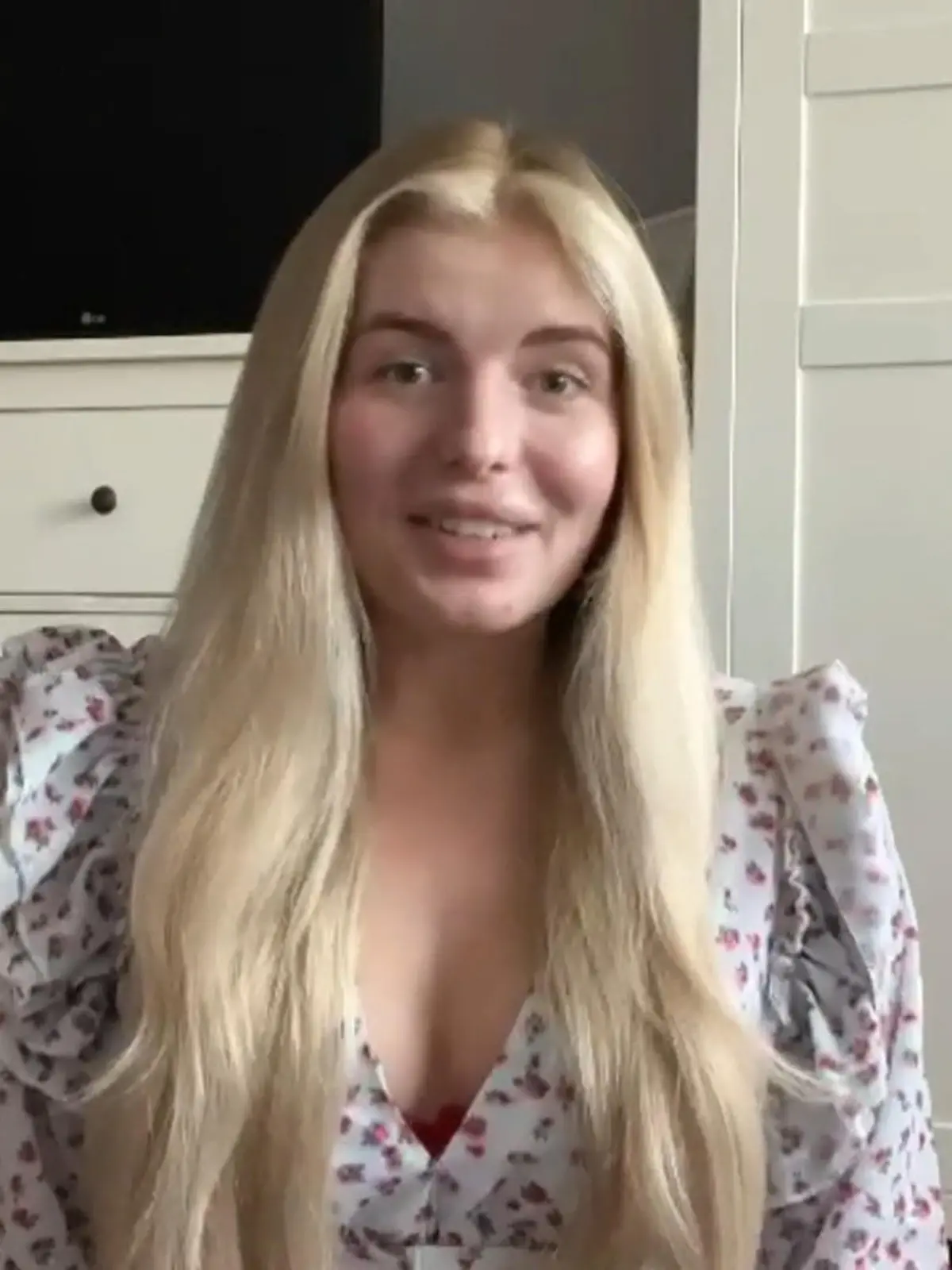 Sommerhaus-Gewinnerin Antonia Hemmer (22) meldet sich zunächst mit beunruhigenden Nachrichten. Sie wacht mit heftigen Unterleibsschmerzen auf und muss ganz plötzlich ins Krankenhaus. Im Video berichtet sie nun persönlich von den Ereignissen und verrät, wie es ihr mittlerweile geht.